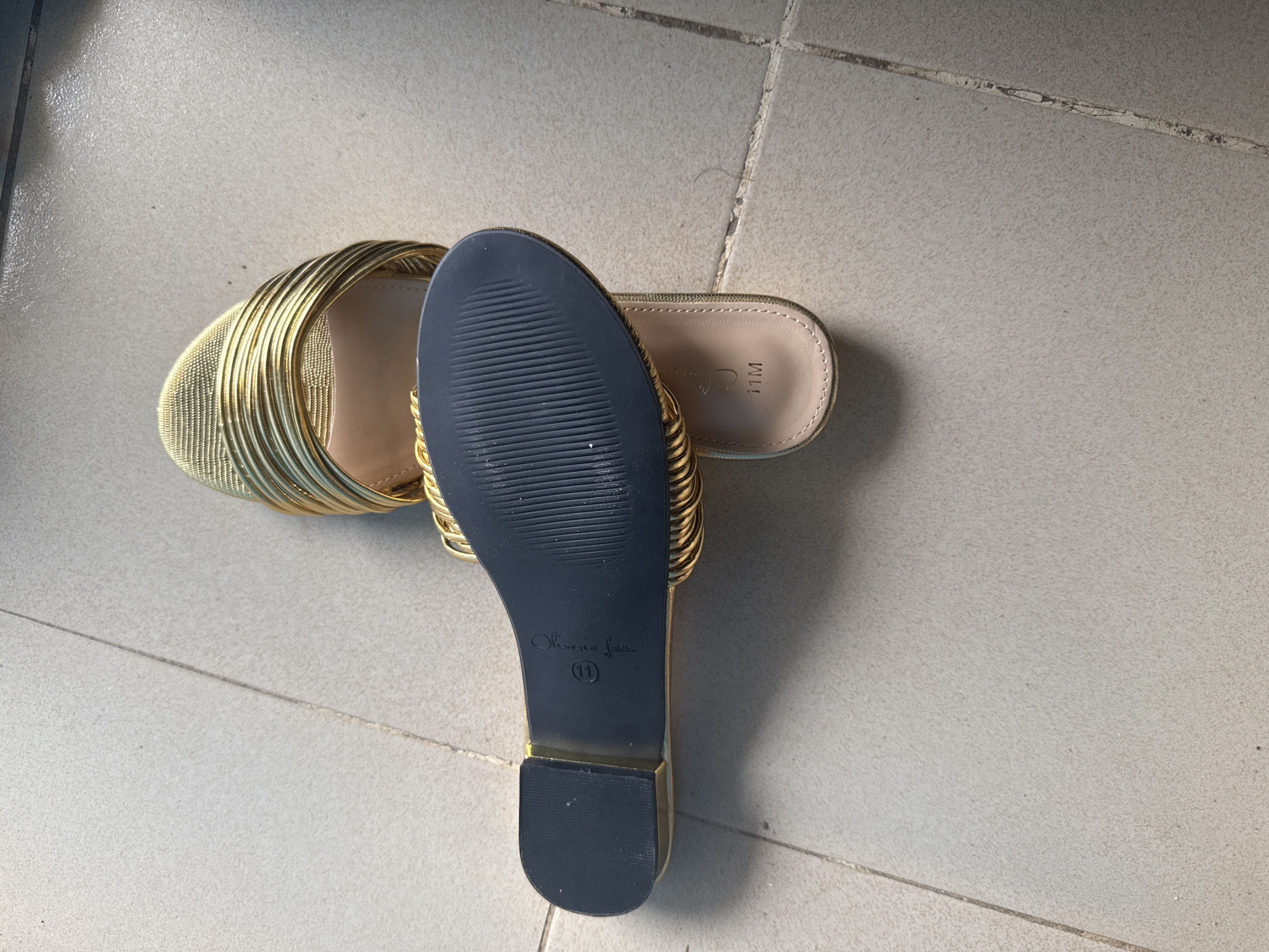 Witness documents everyday scenes including footwear, uniforms, cityscape, students