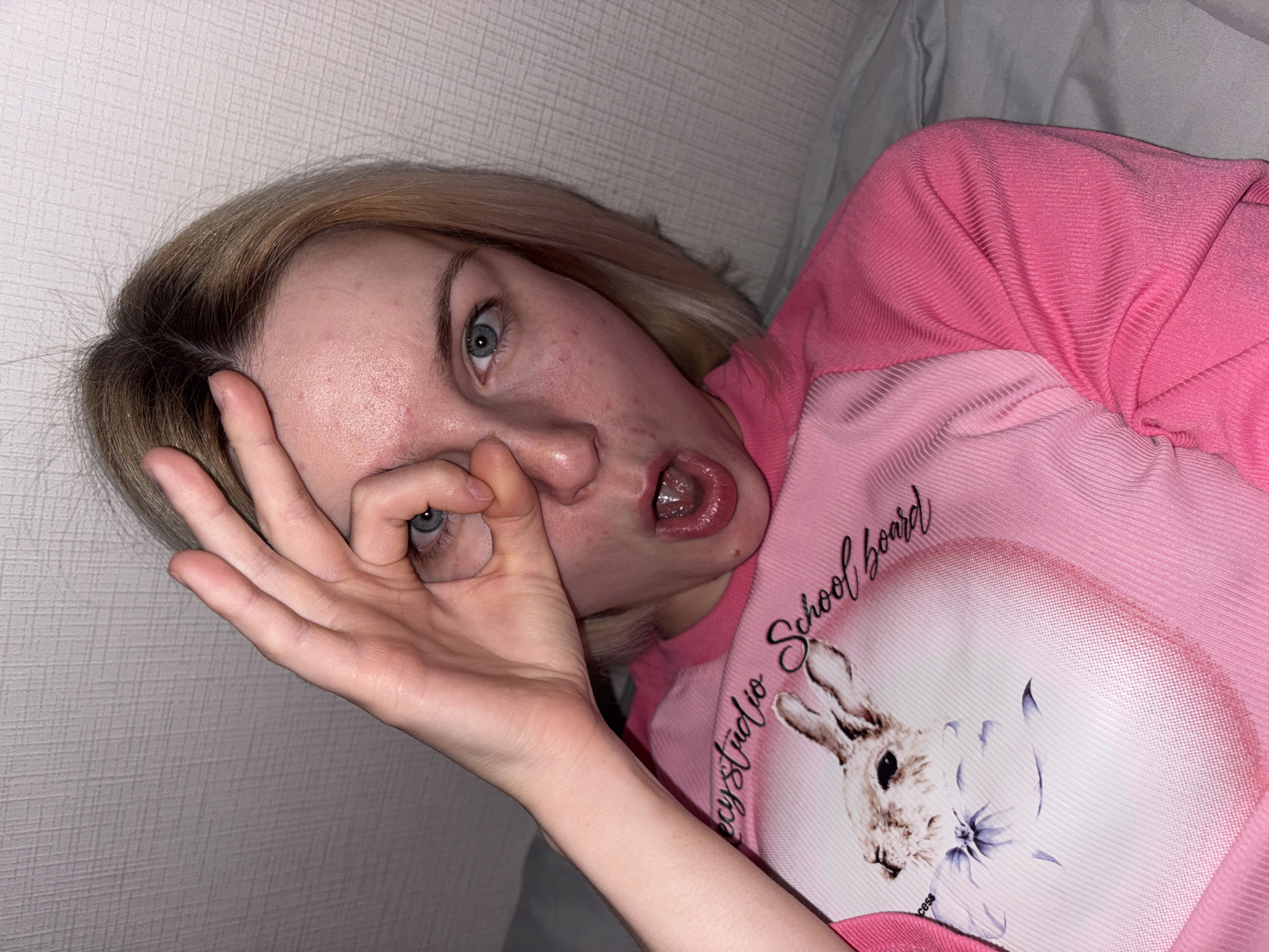 Domestic moments documented in Ligolambi include selfies, cat interactions