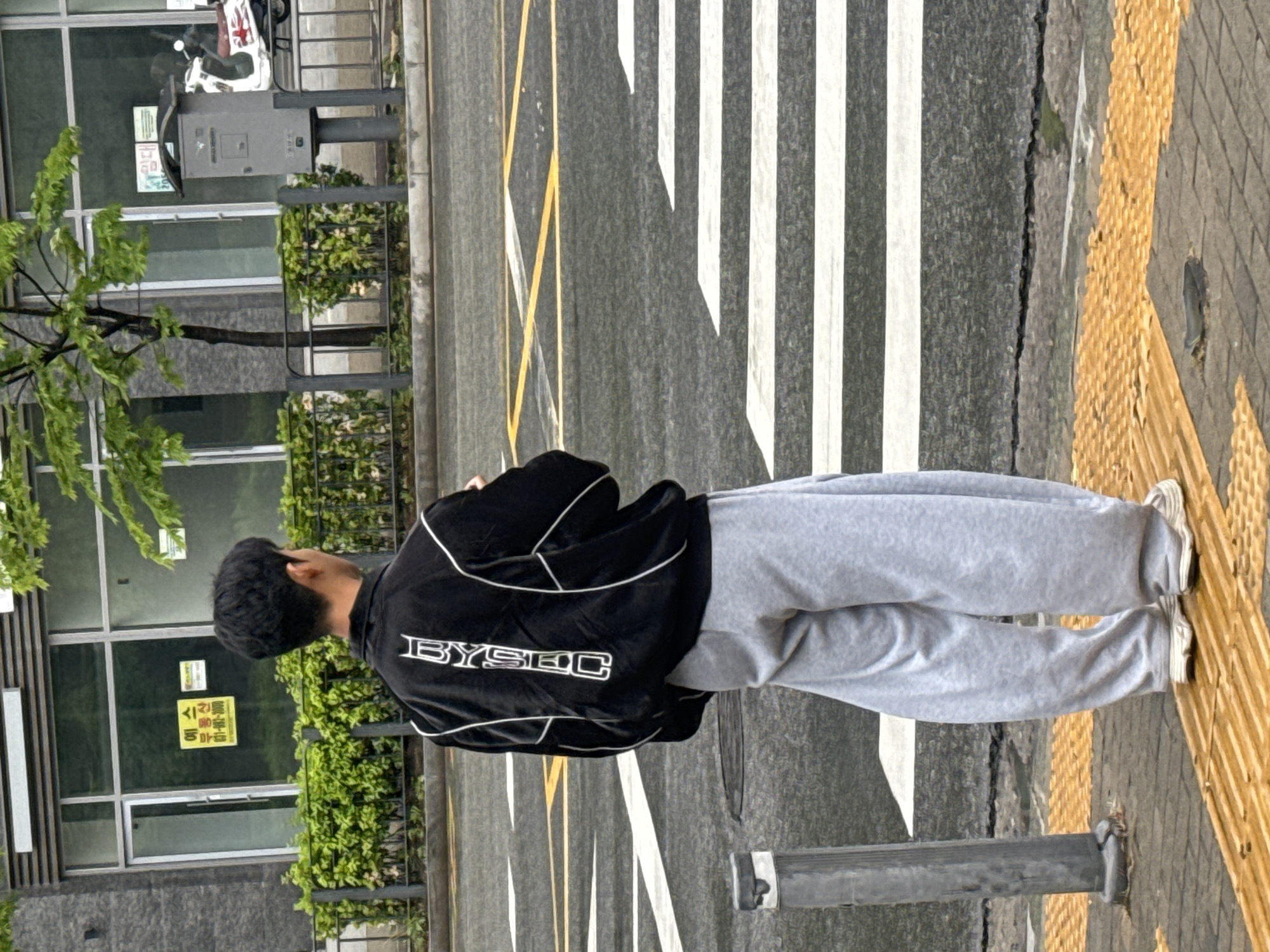 Person in BYSEC jacket spotted at Gimpo crosswalk