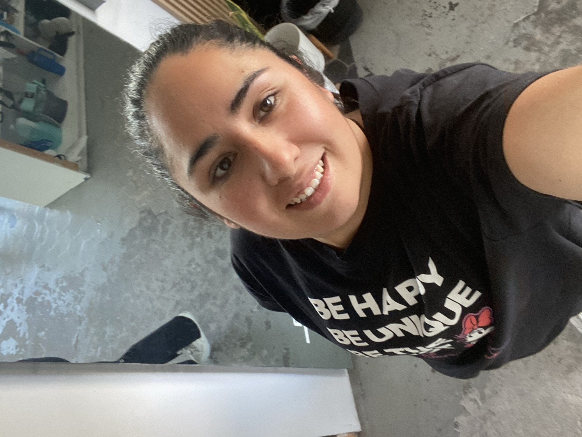 Woman takes selfies at Puebla gym facility