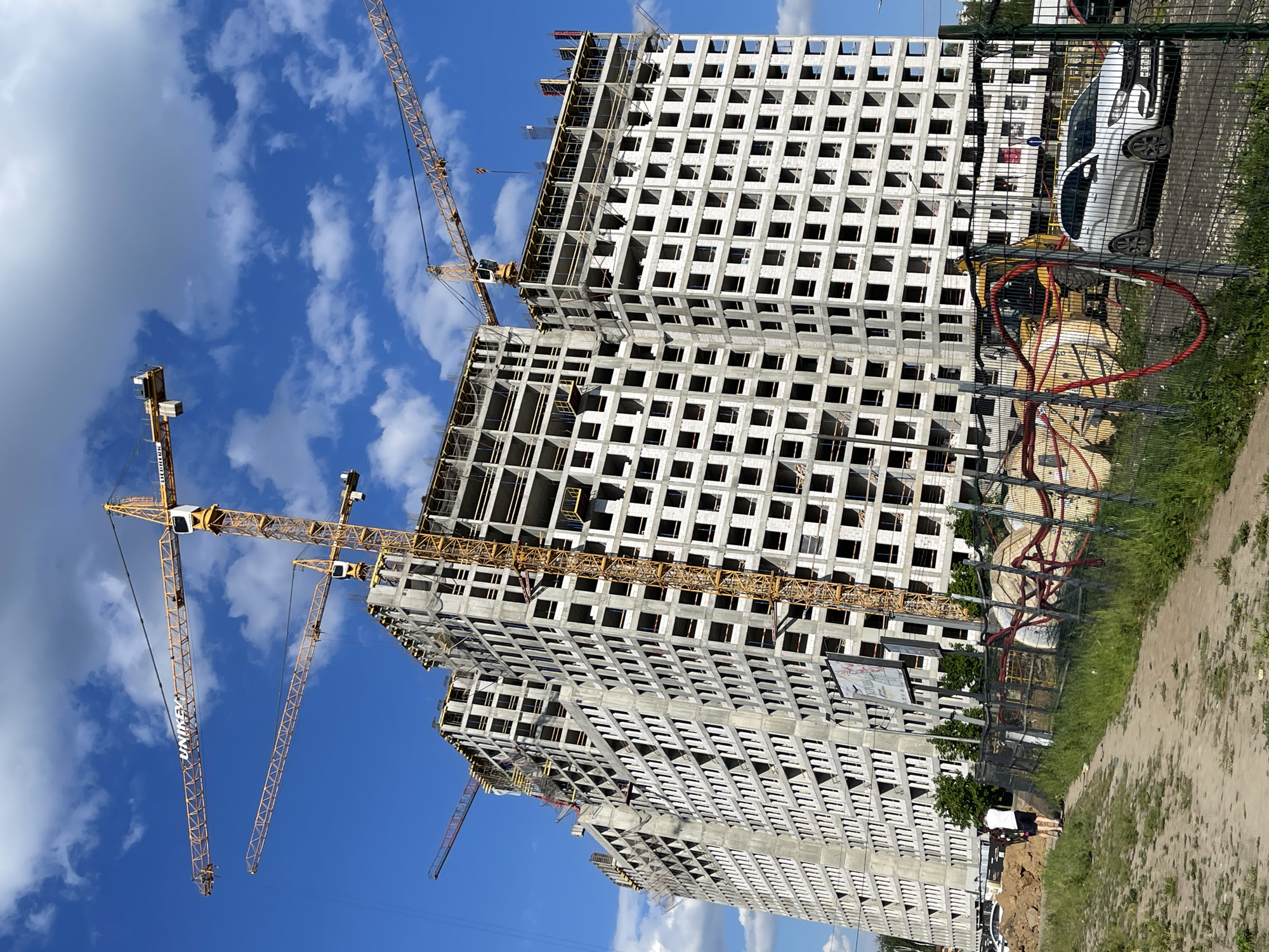 Active construction documented in Kommunarka residential development district