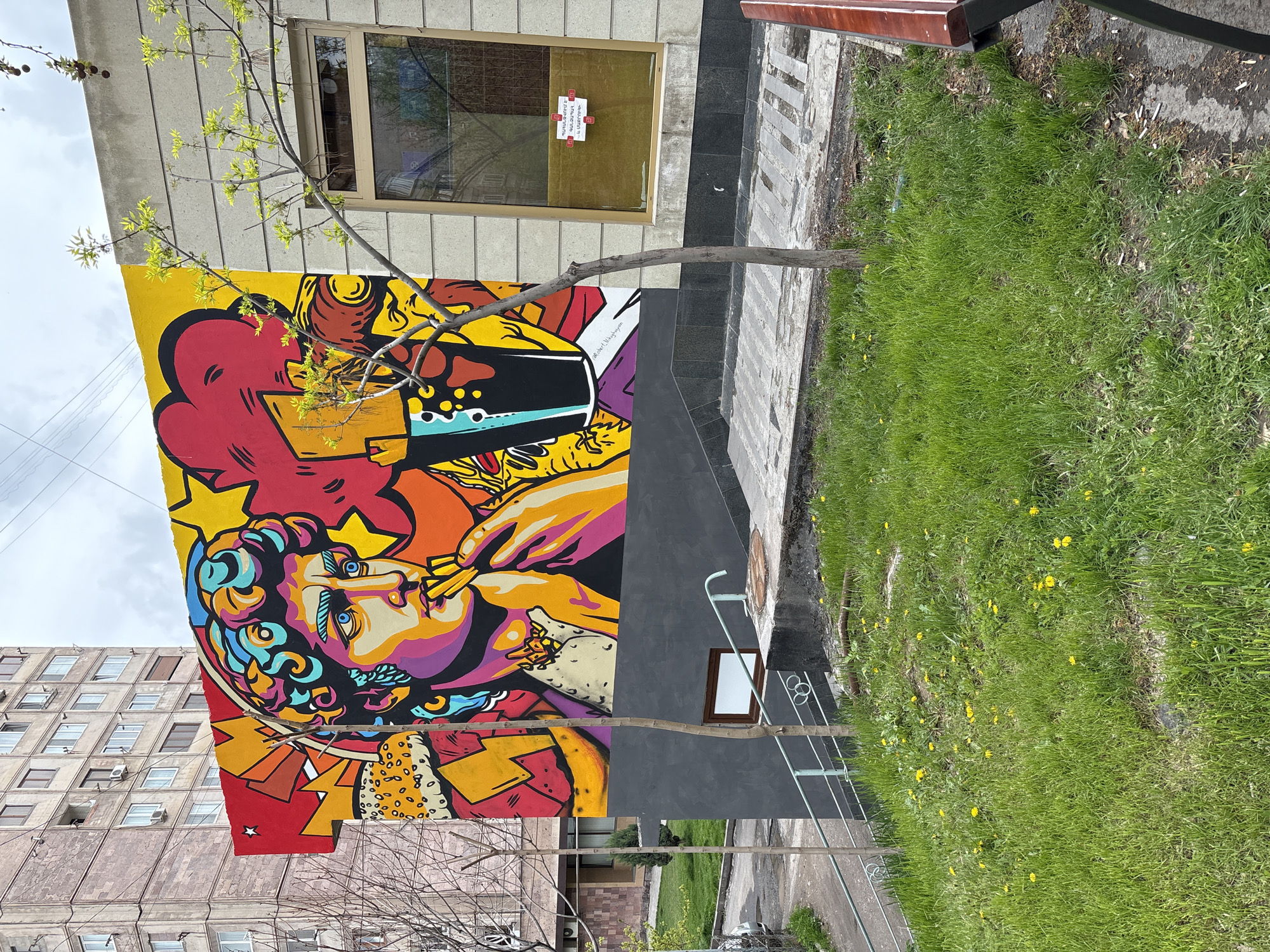Spring morning scenes documented across Yerevan streets