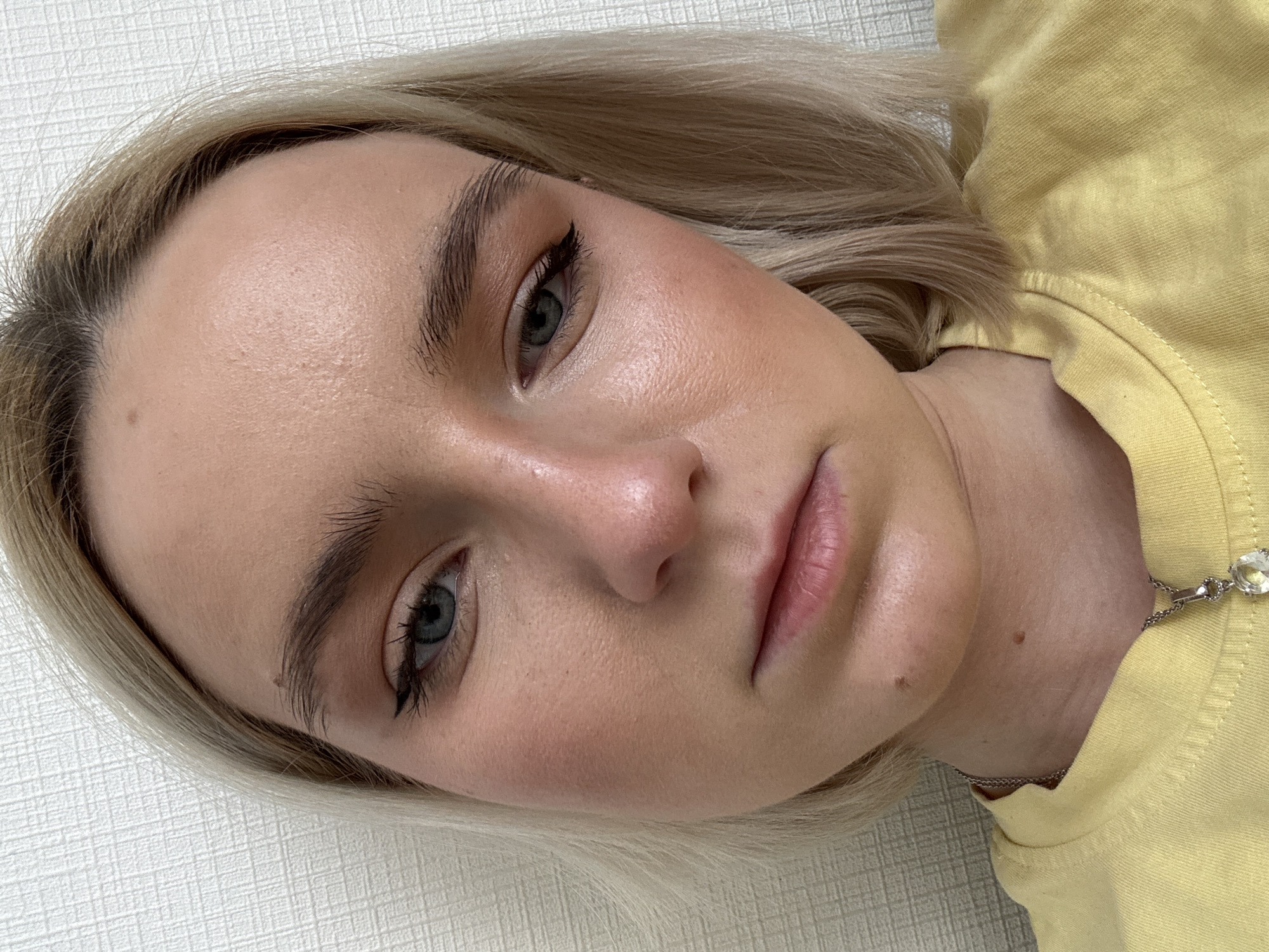Quiet domestic moments captured in Vsevolozhsk home