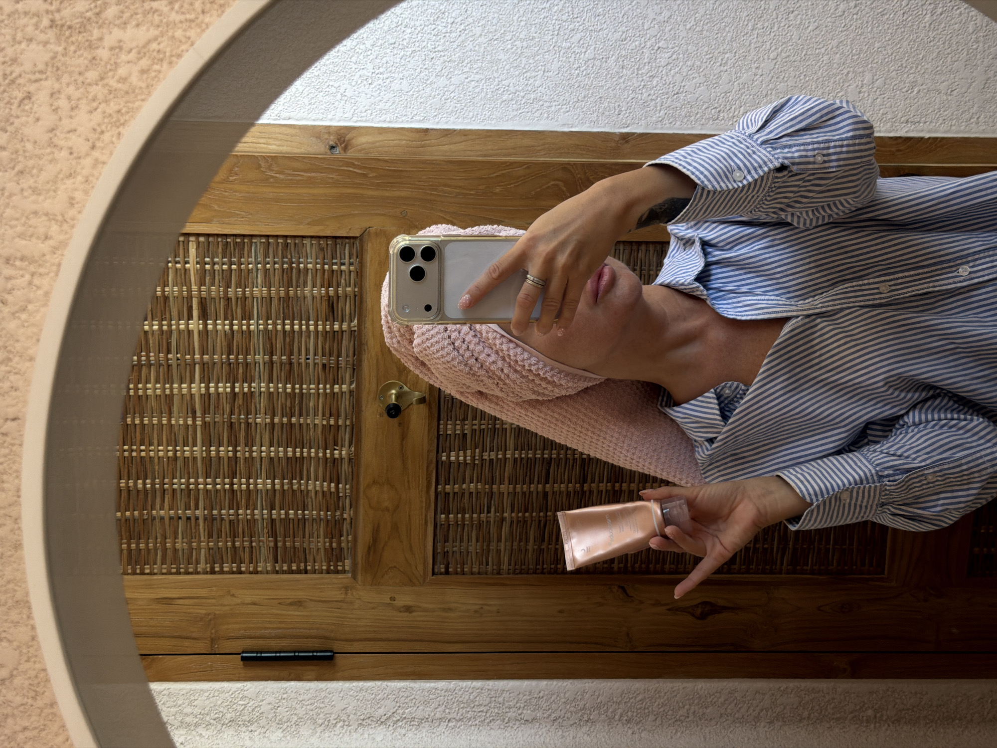 Bathroom mirror selfie in Mengwi, Bali