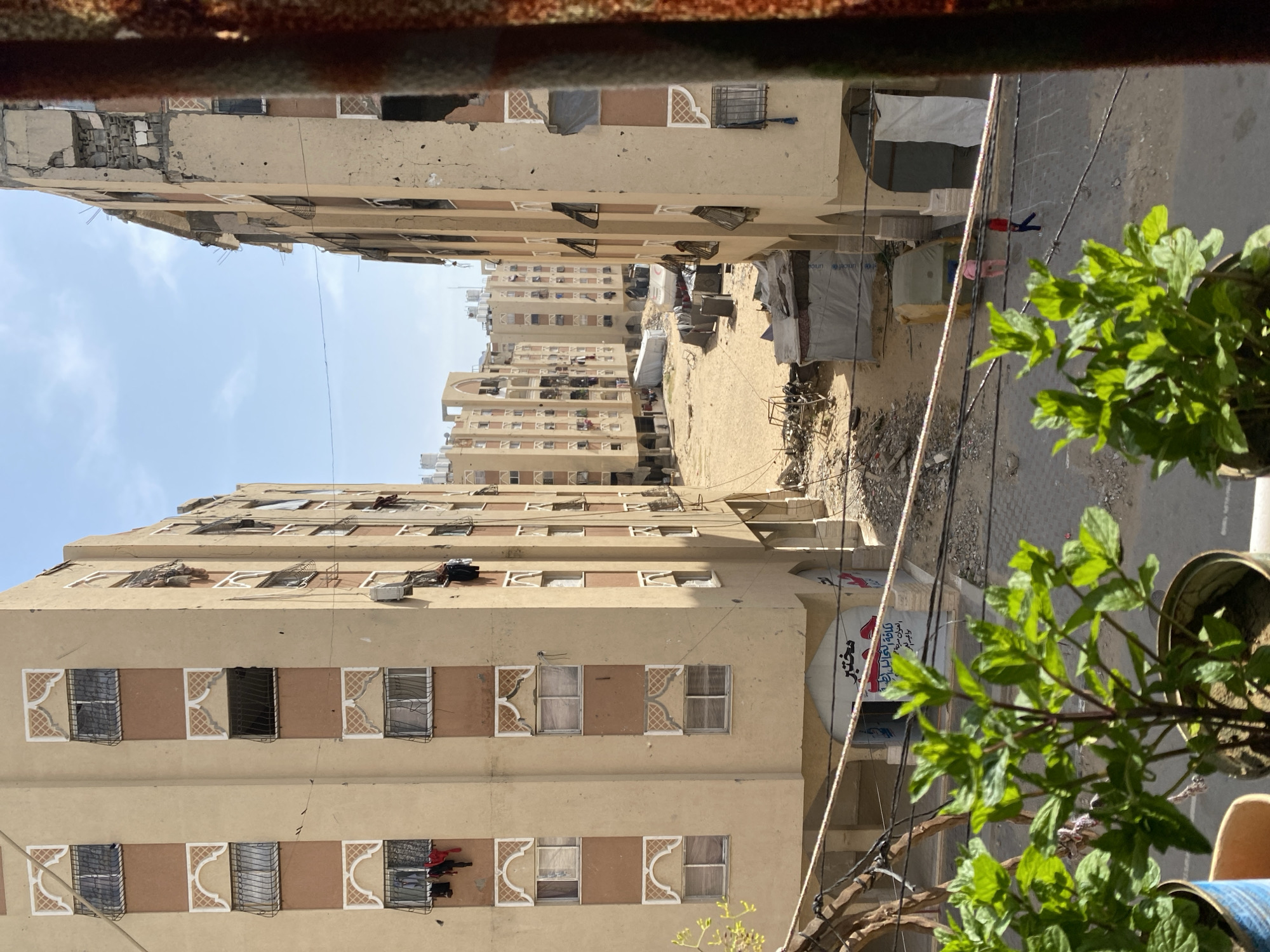 Daily life continues in Khan Yunis amid mixed urban conditions