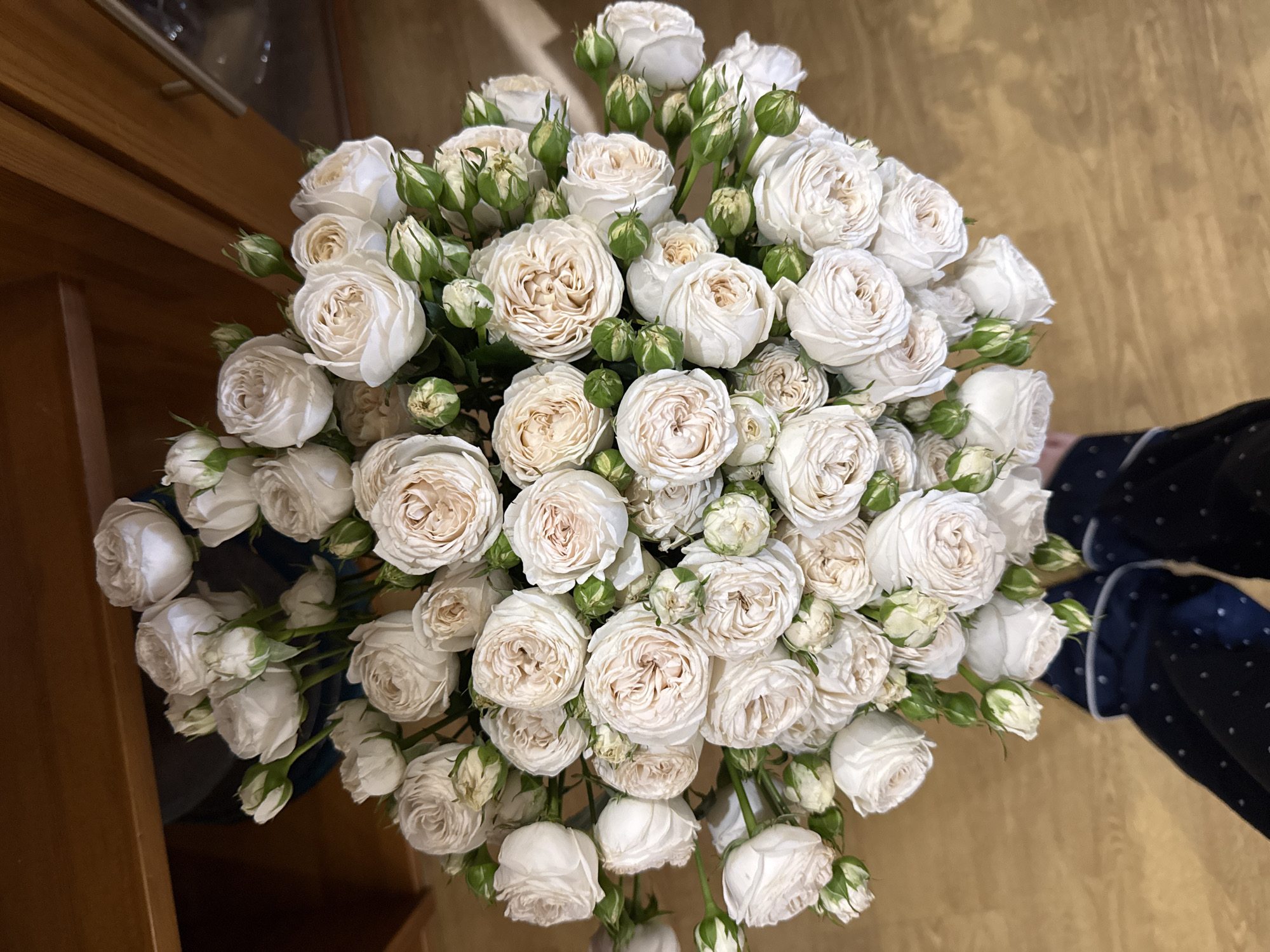 White rose bouquet observed in Krasnoyarsk