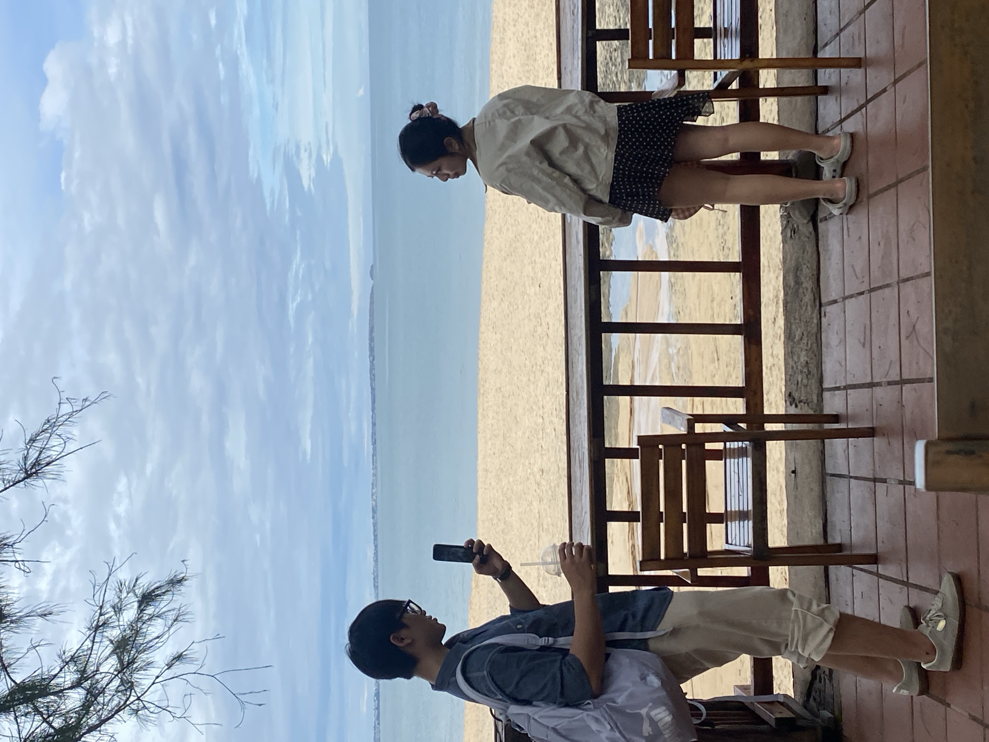 Morning coffee gathering documented at Mũi Né beach cafe