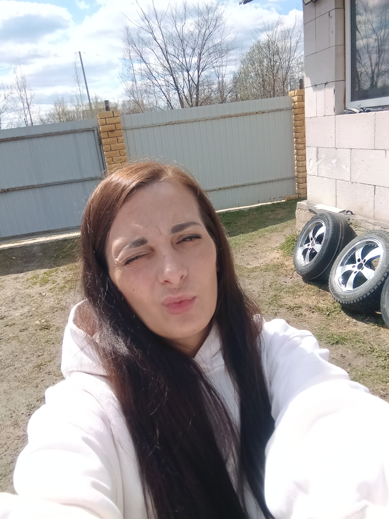 Morning scenes captured in Andreyevo: selfies, playing dogs, outdoor moments