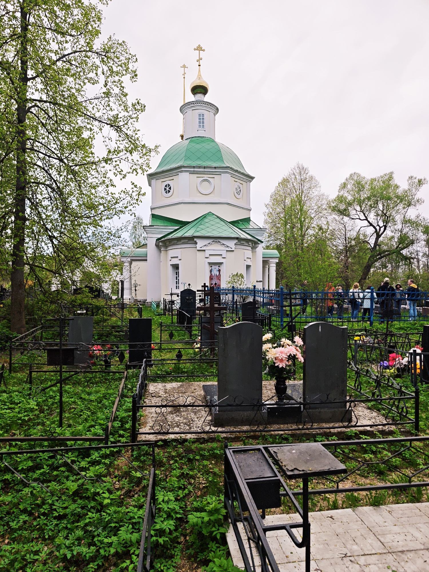 Orthodox cemetery and church documented in Spas-Ugol, Russia