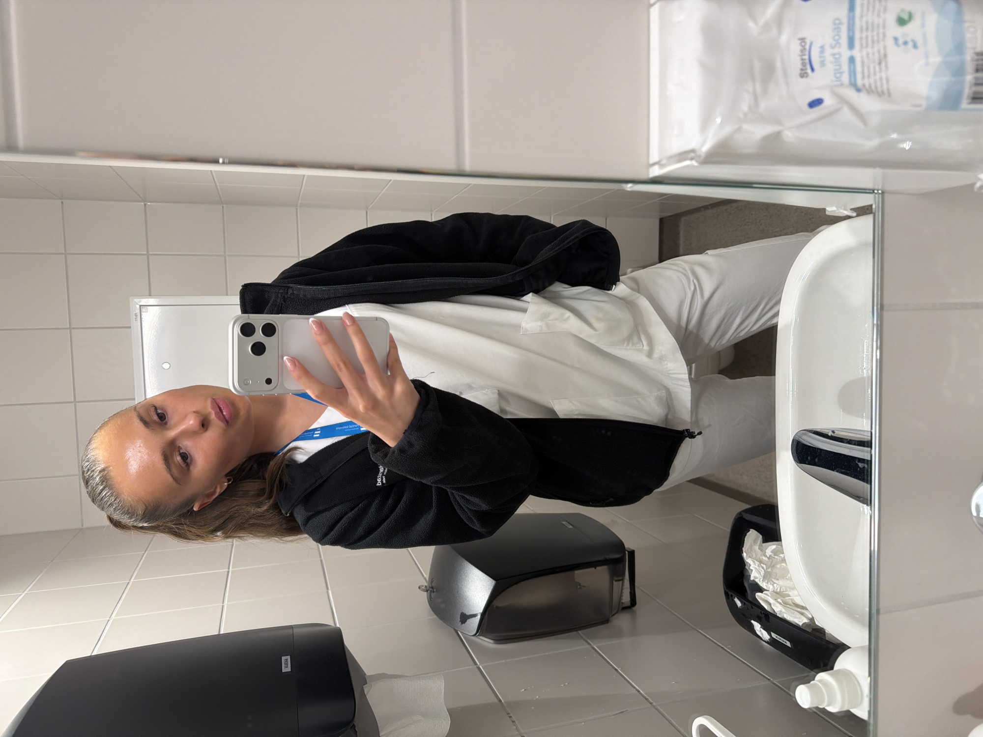 Quick mirror selfie in scrubs, Harstad, Norway