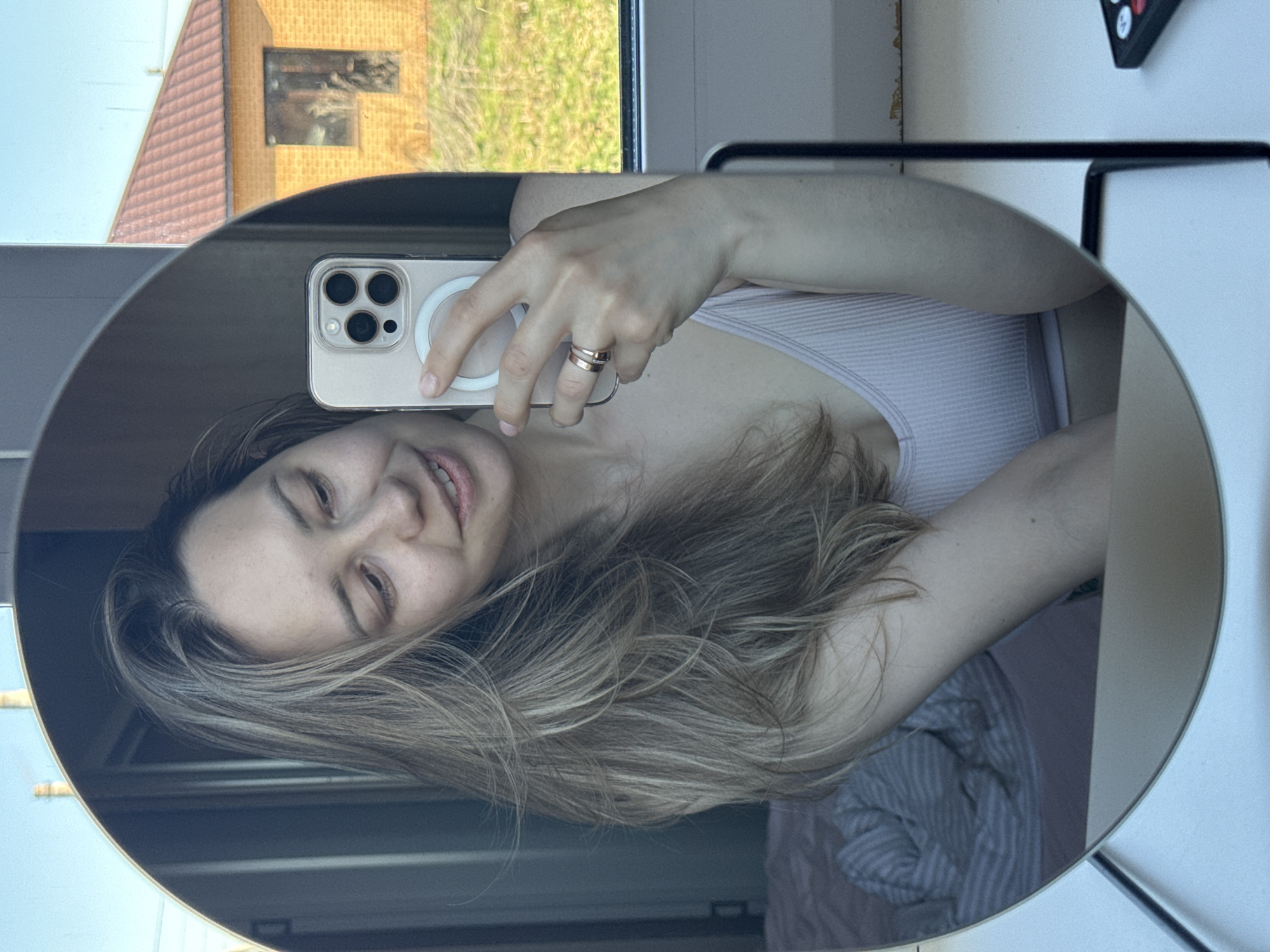 Woman takes late-night selfies in Chaikovsky, Russia