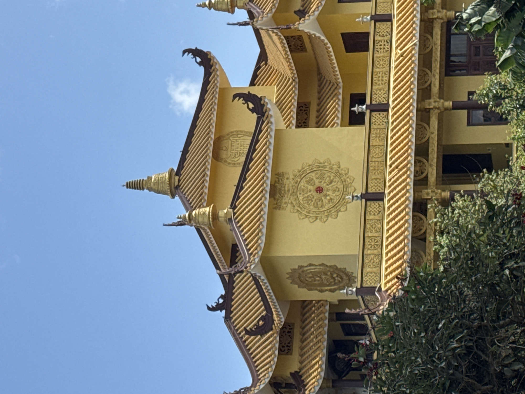 Da Lat Buddhist temple complex on a clear morning