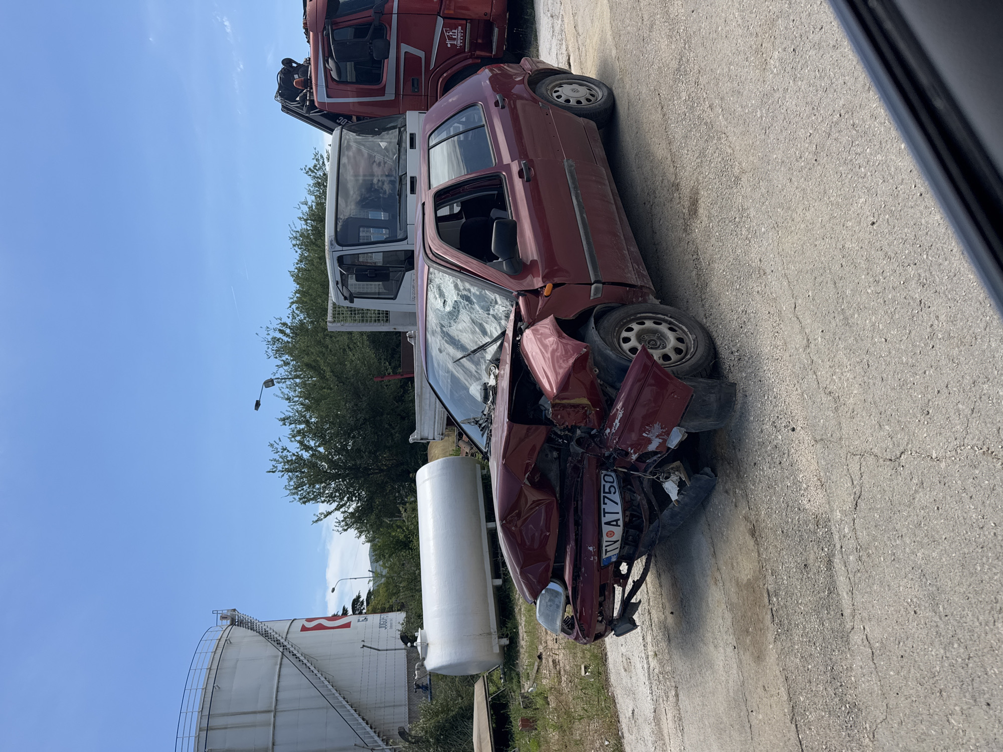 Car washing session in Mrčevac with harbor views