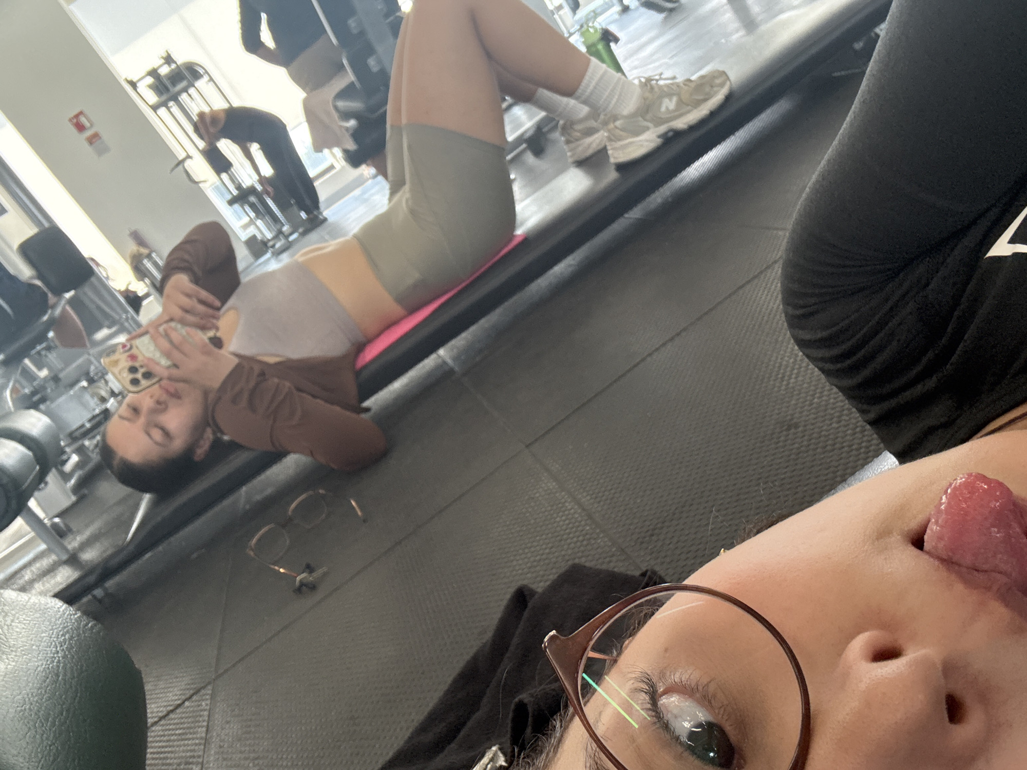 Casual gym moments captured in San Andrés Cholula fitness center