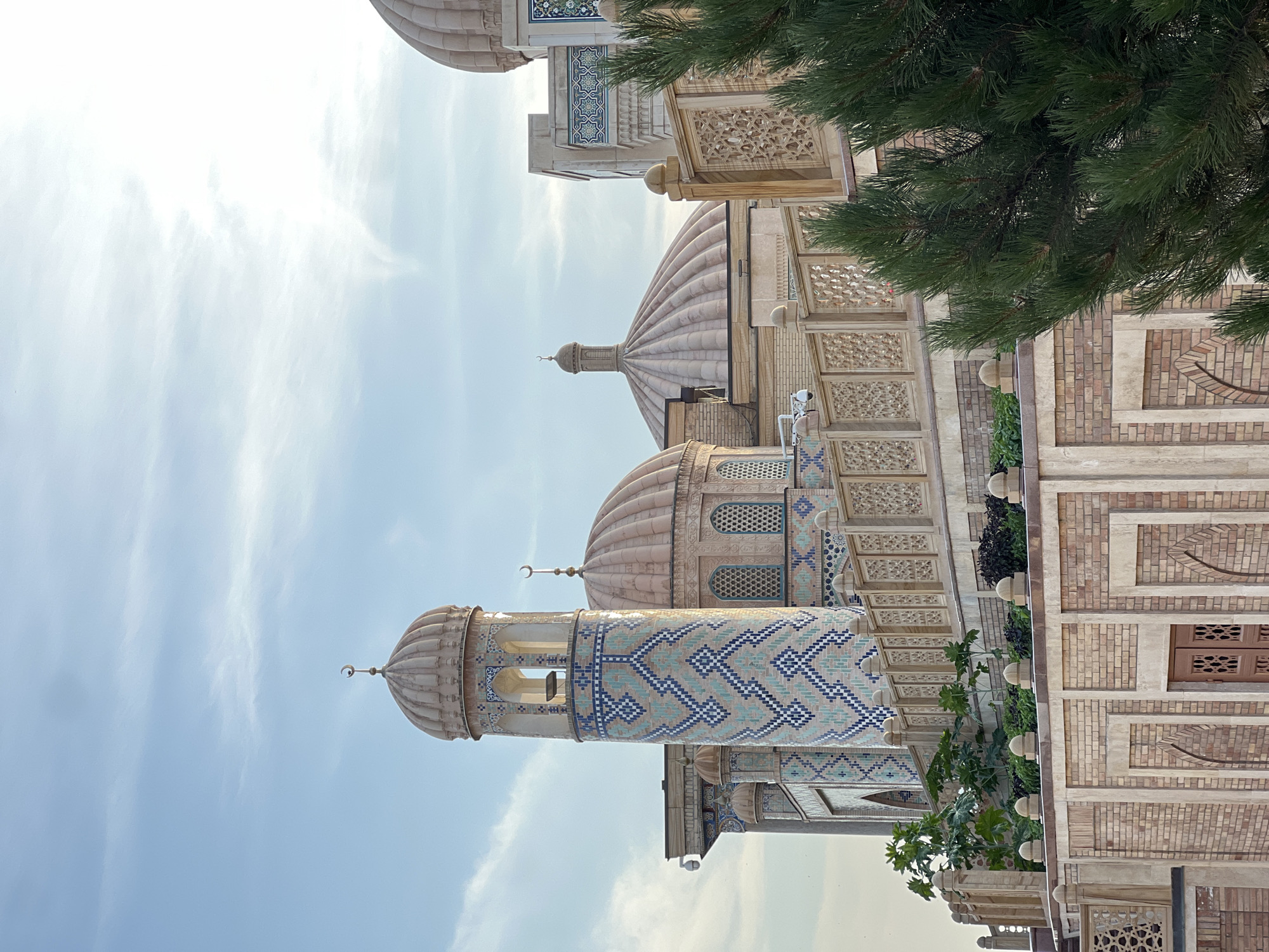 Exploring Samarkand's iconic mosques and historic architecture
