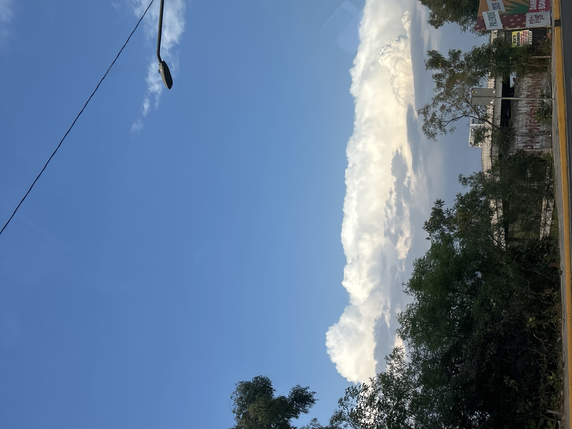 Clear skies and cumulus clouds observed in Puebla, Mexico