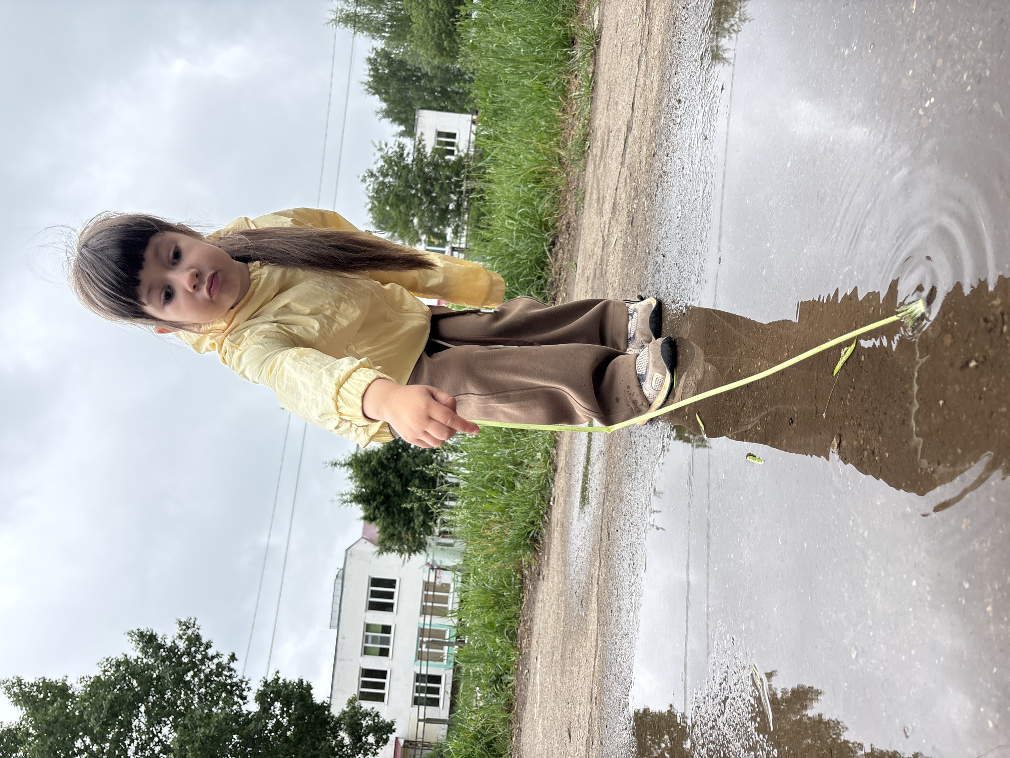 Mother and daughter share early morning moments in Chaikovsky