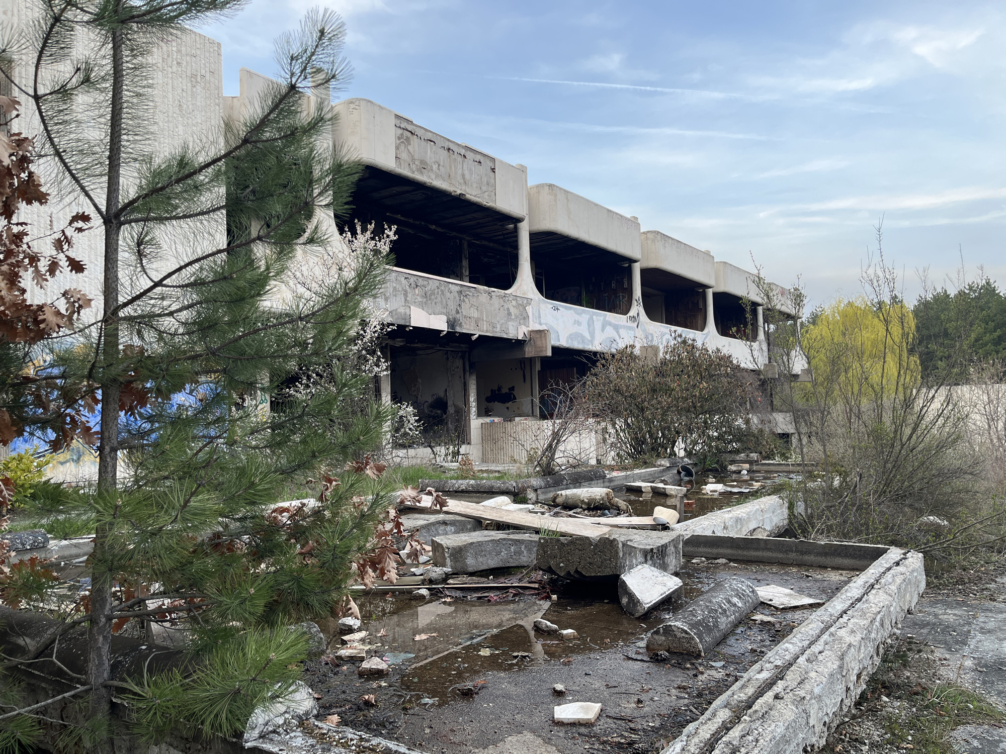 Witness documents urban decay, nature in Bankya Bulgaria