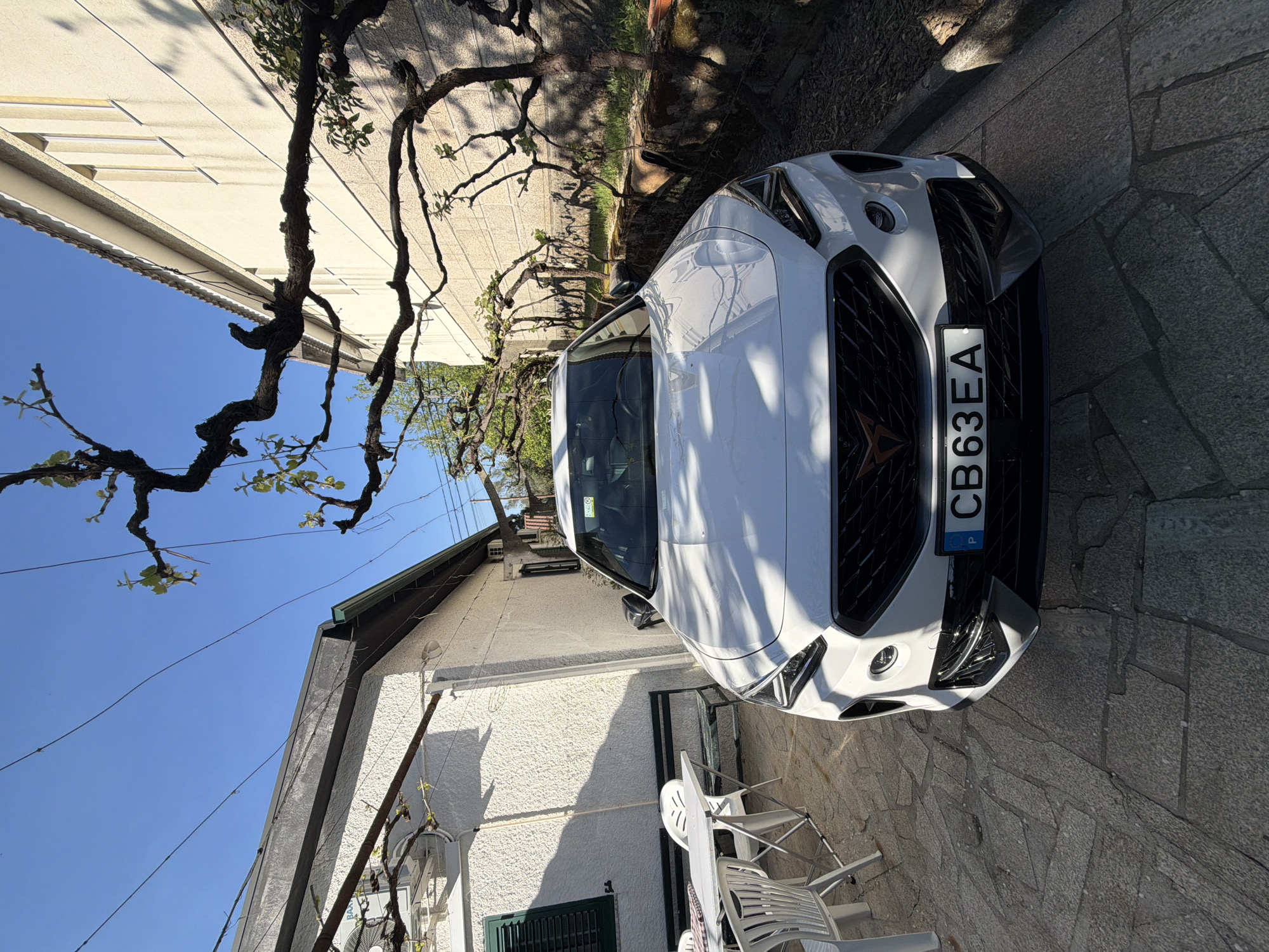 Spring afternoon scenes documented across Vila Real, Portugal
