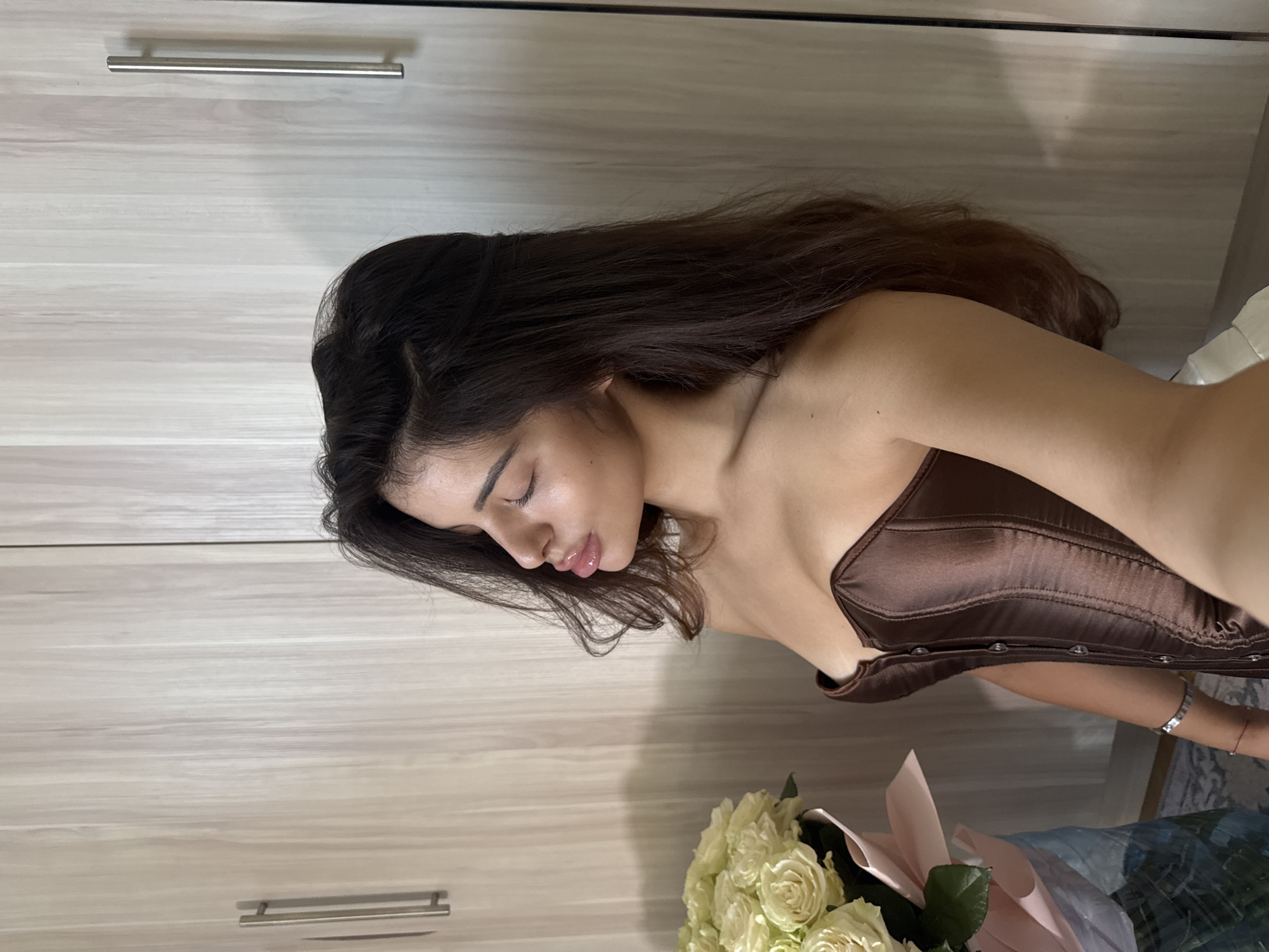 Brown corset and white roses: a styled indoor photo session in Plovdiv