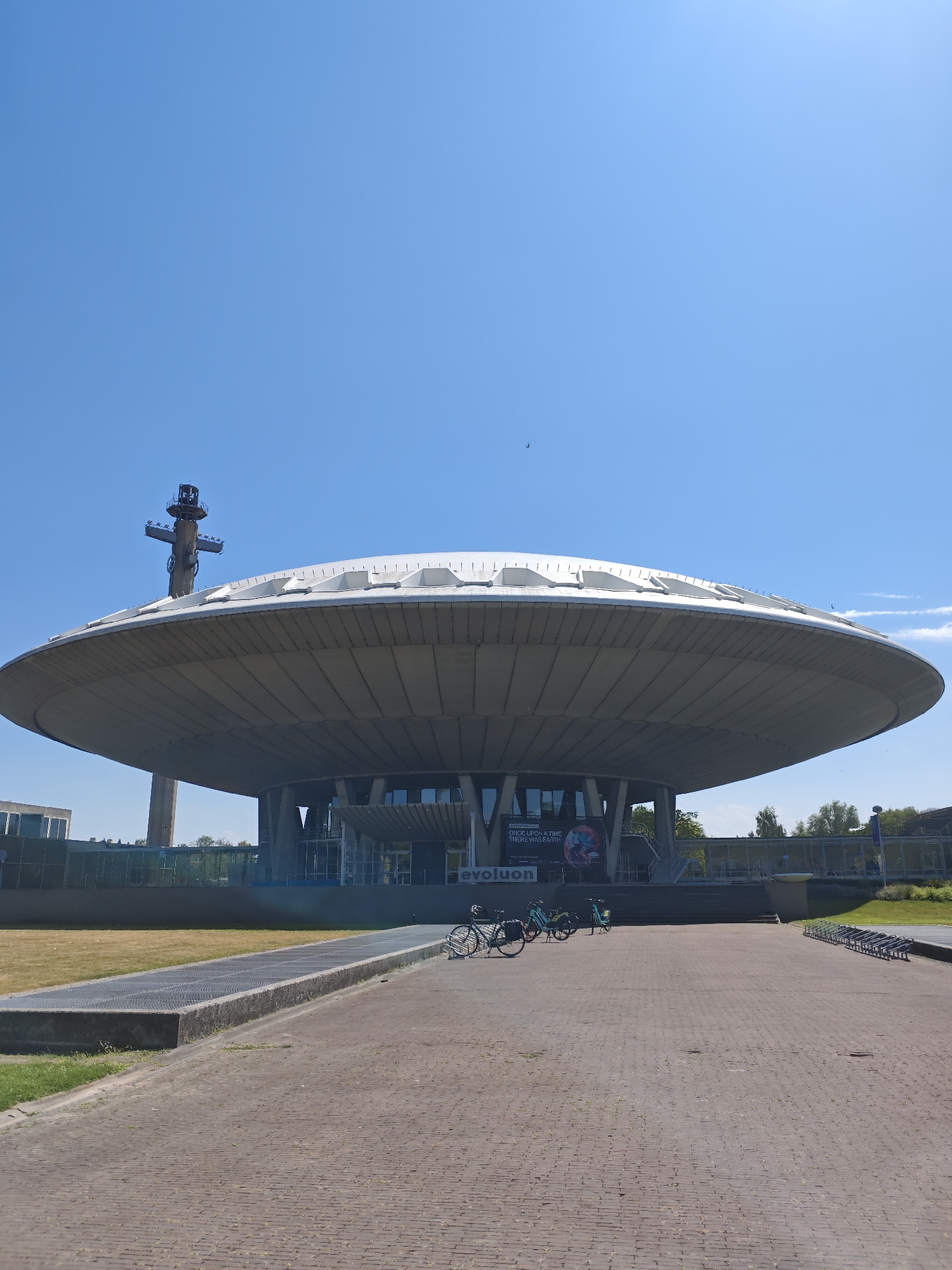 Inside Eindhoven's Evoluon: science, space, and sculpture