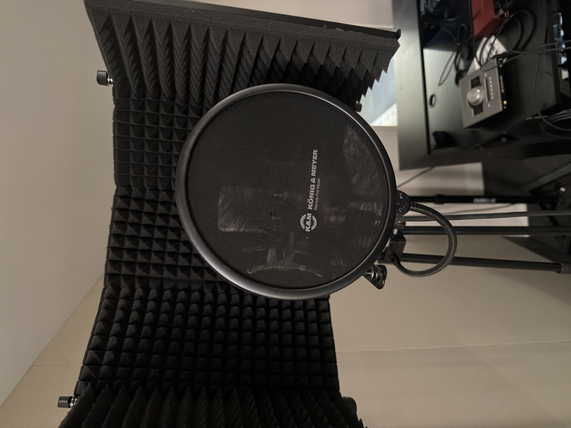 Mic setup and minimal graphic from a Hilversum recording session