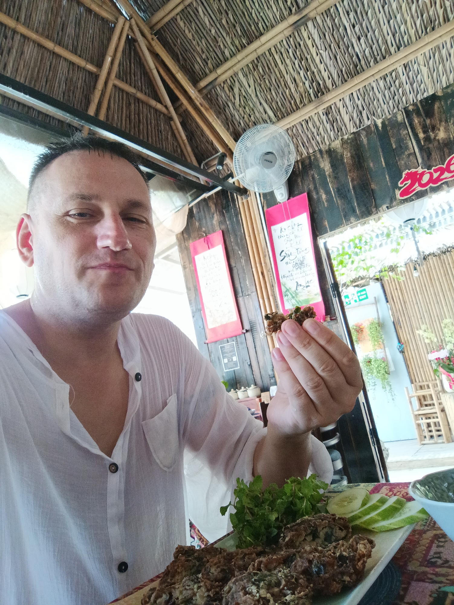 Morning café crawl through Da Nang's streets and interiors