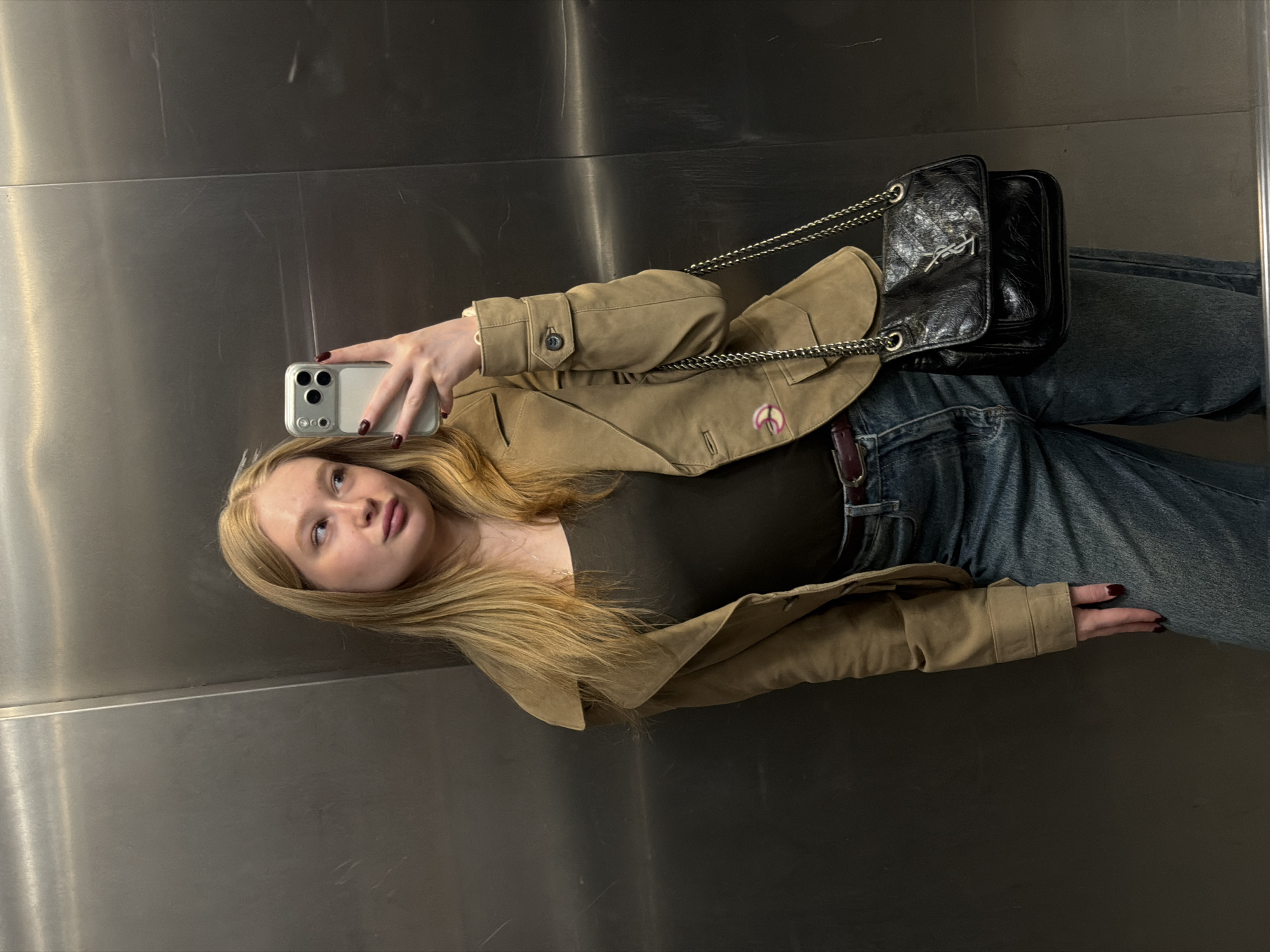 Woman takes elevator selfies in Засечное, Russia