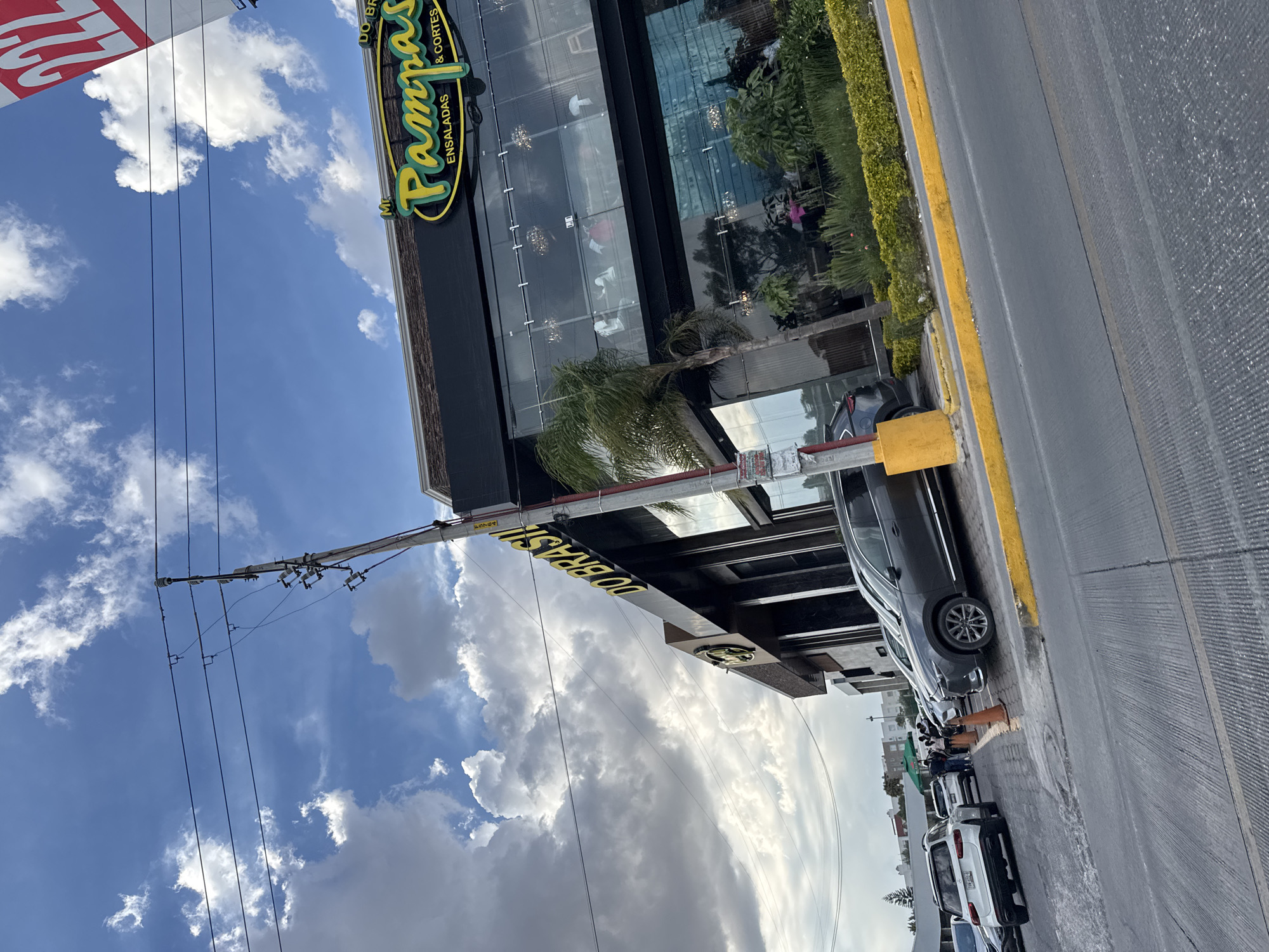 Evening shopping activities documented across San Bernardino Tlaxcalancingo retail locations