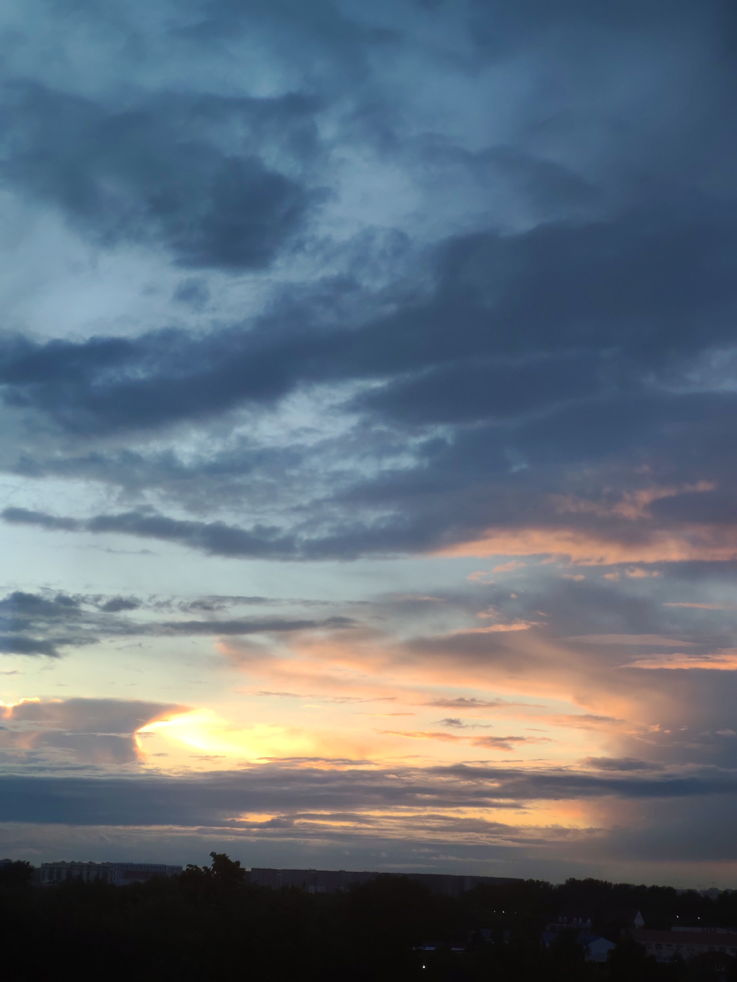 Evening weather transition documented in Podolsk, Russia