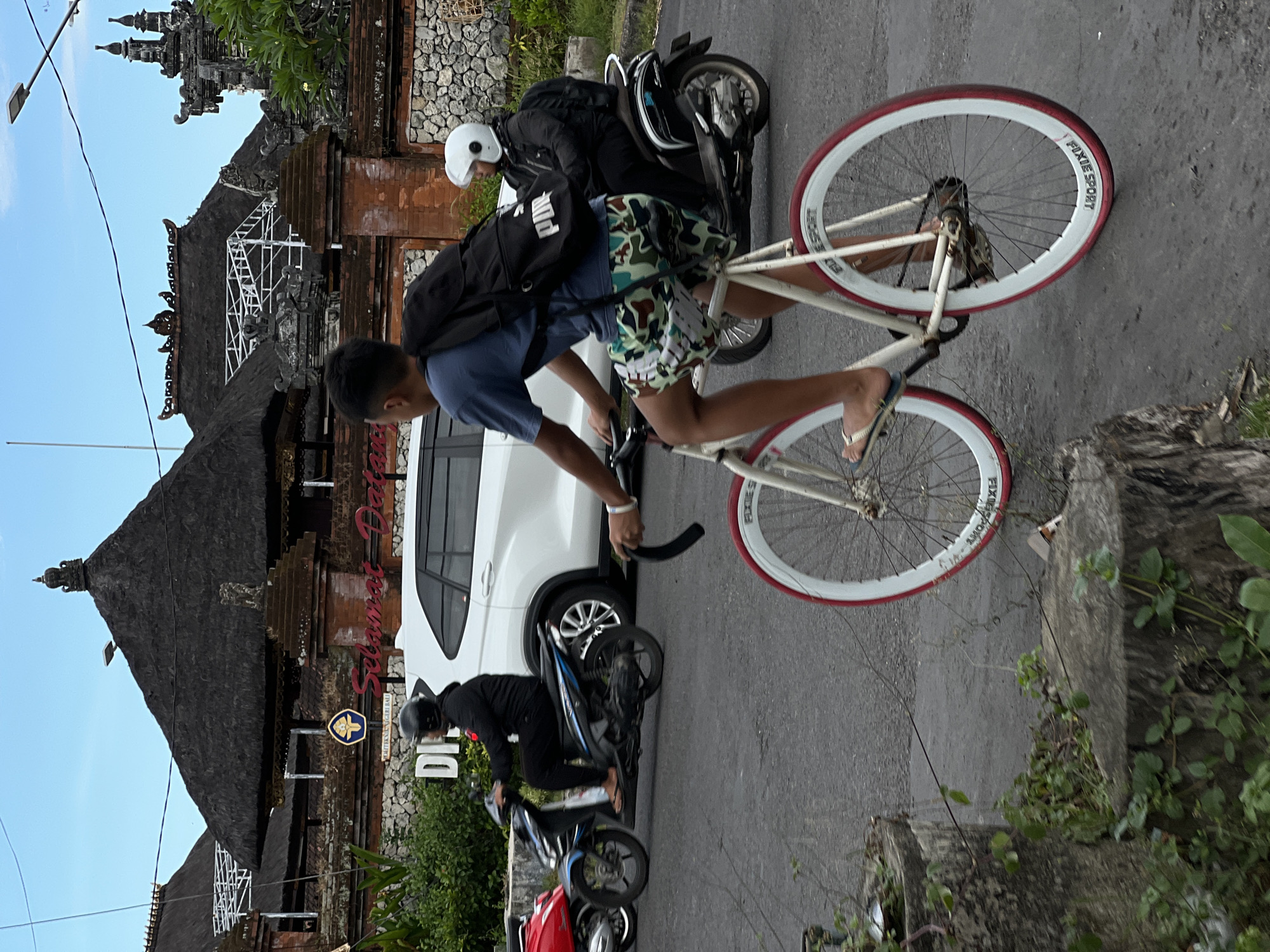 Morning street food vendor operates in Denpasar