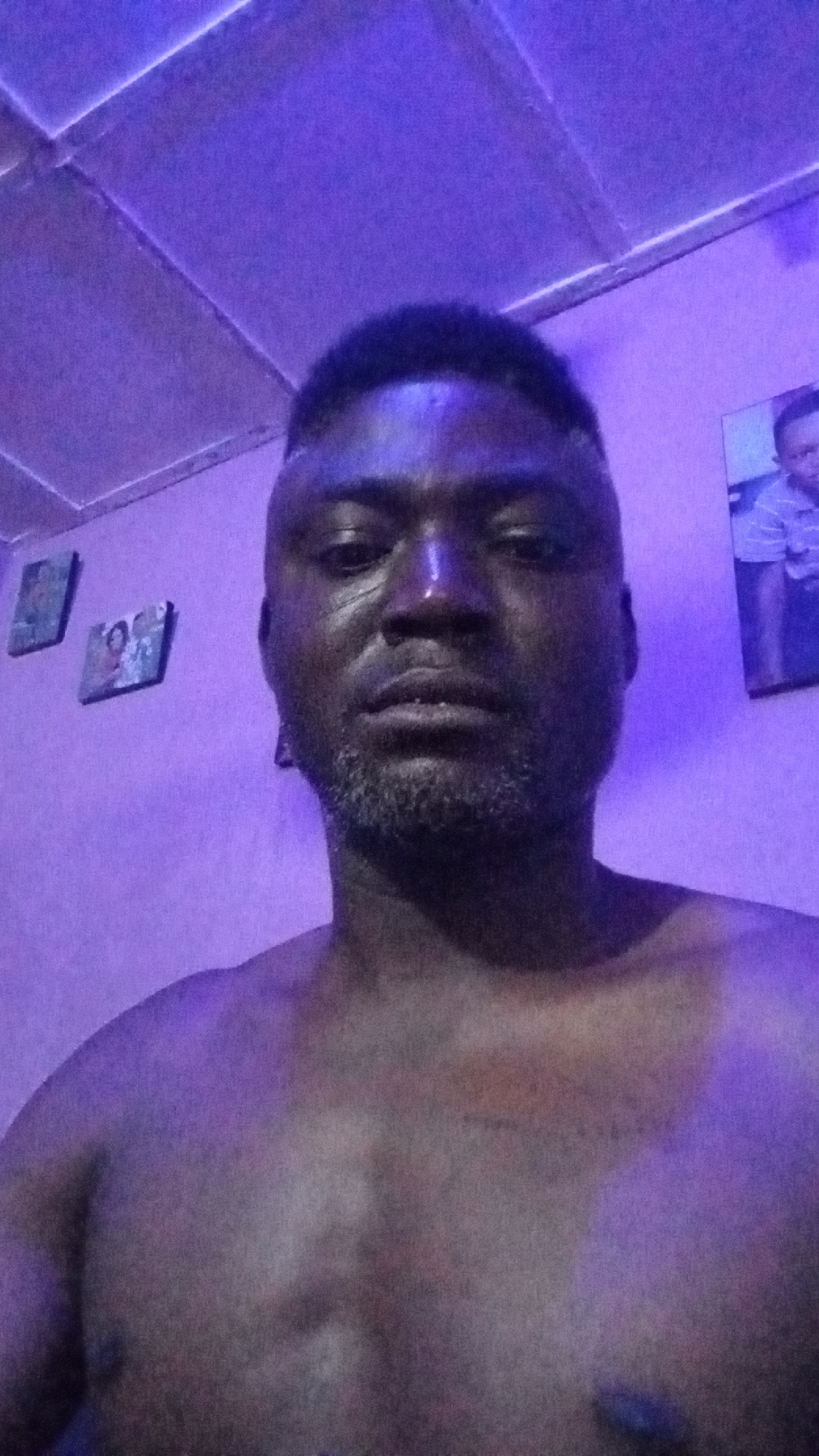 Man documents evening activities through selfies in Sabon Tasha