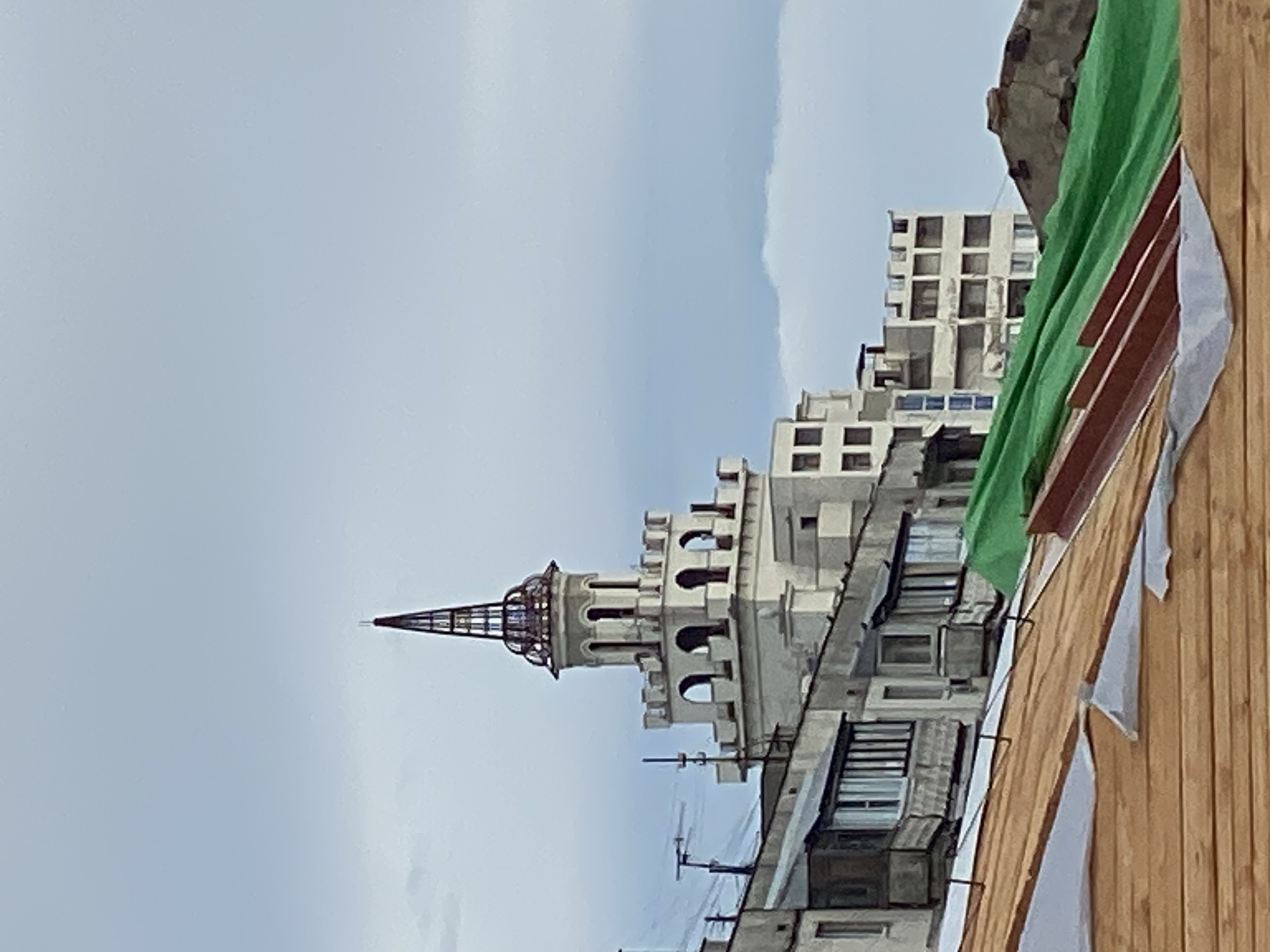 Yokohama neighborhood walk with selfies and local architecture