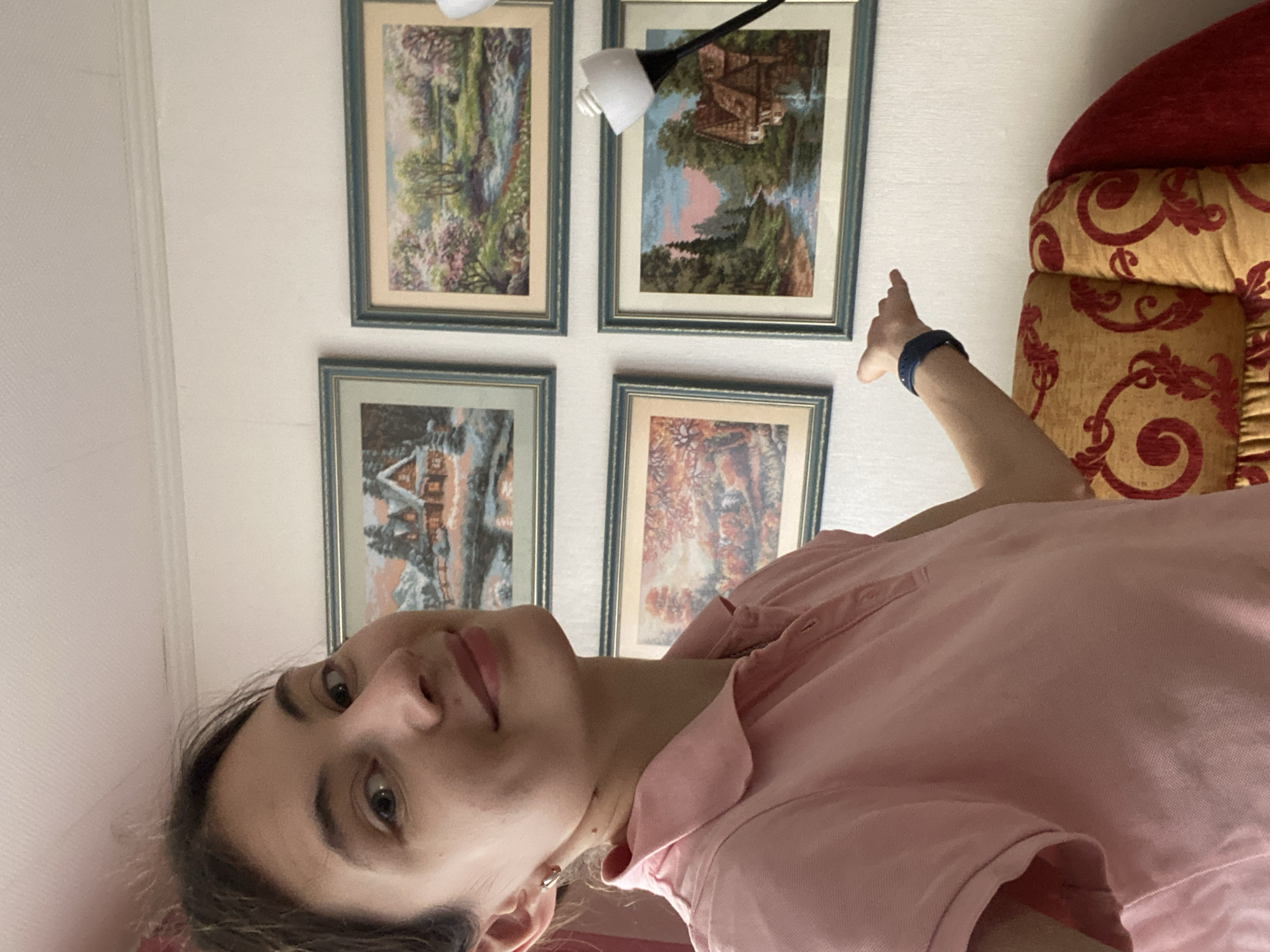 Mirror selfies and home details from a Votkinsk apartment