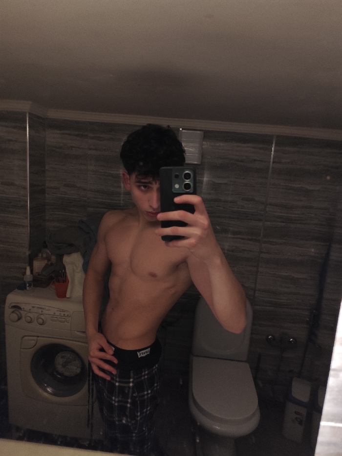Young man takes multiple bathroom selfies in Syrian municipality