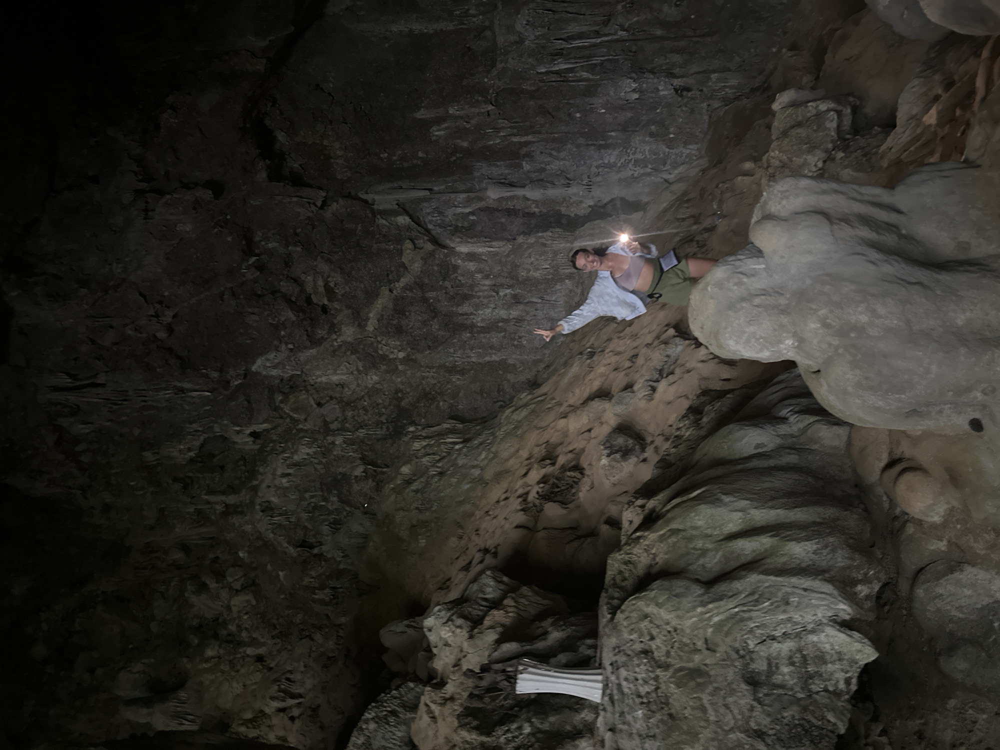 Tourist explores Vietnamese caves, travels by motorcycle in Mai Chau