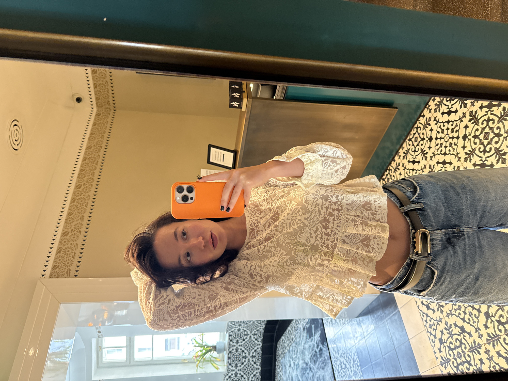 Mirror selfie in Tel Aviv, cream lace top and jeans