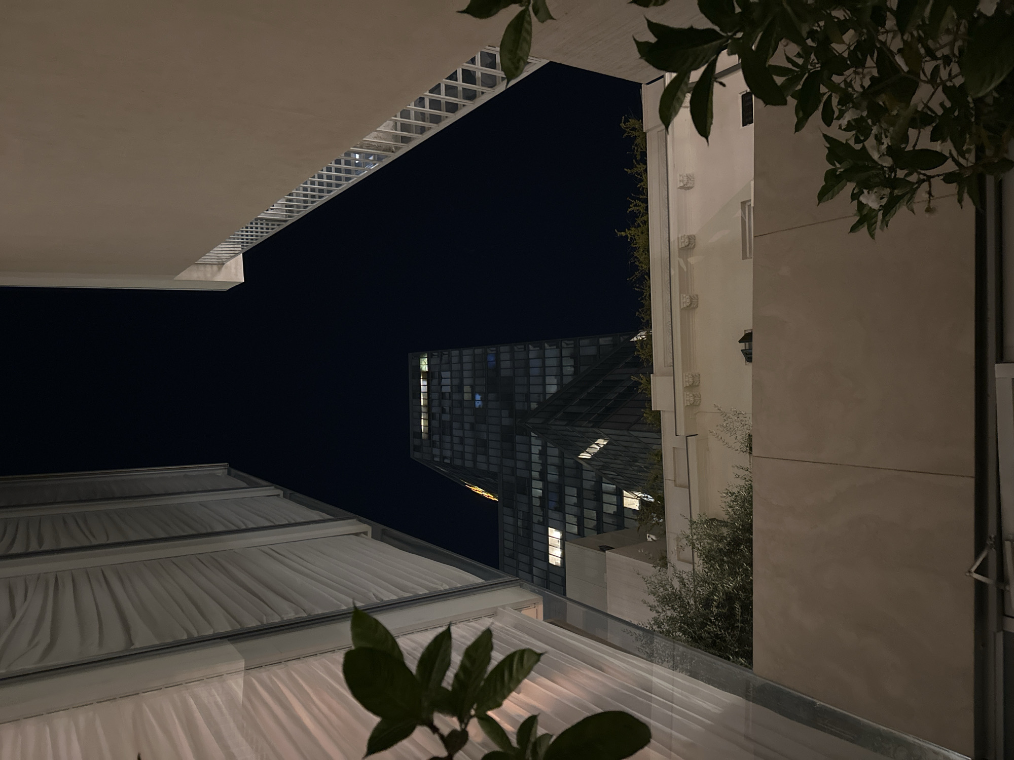 Evening architecture and dining scenes in Tel Aviv