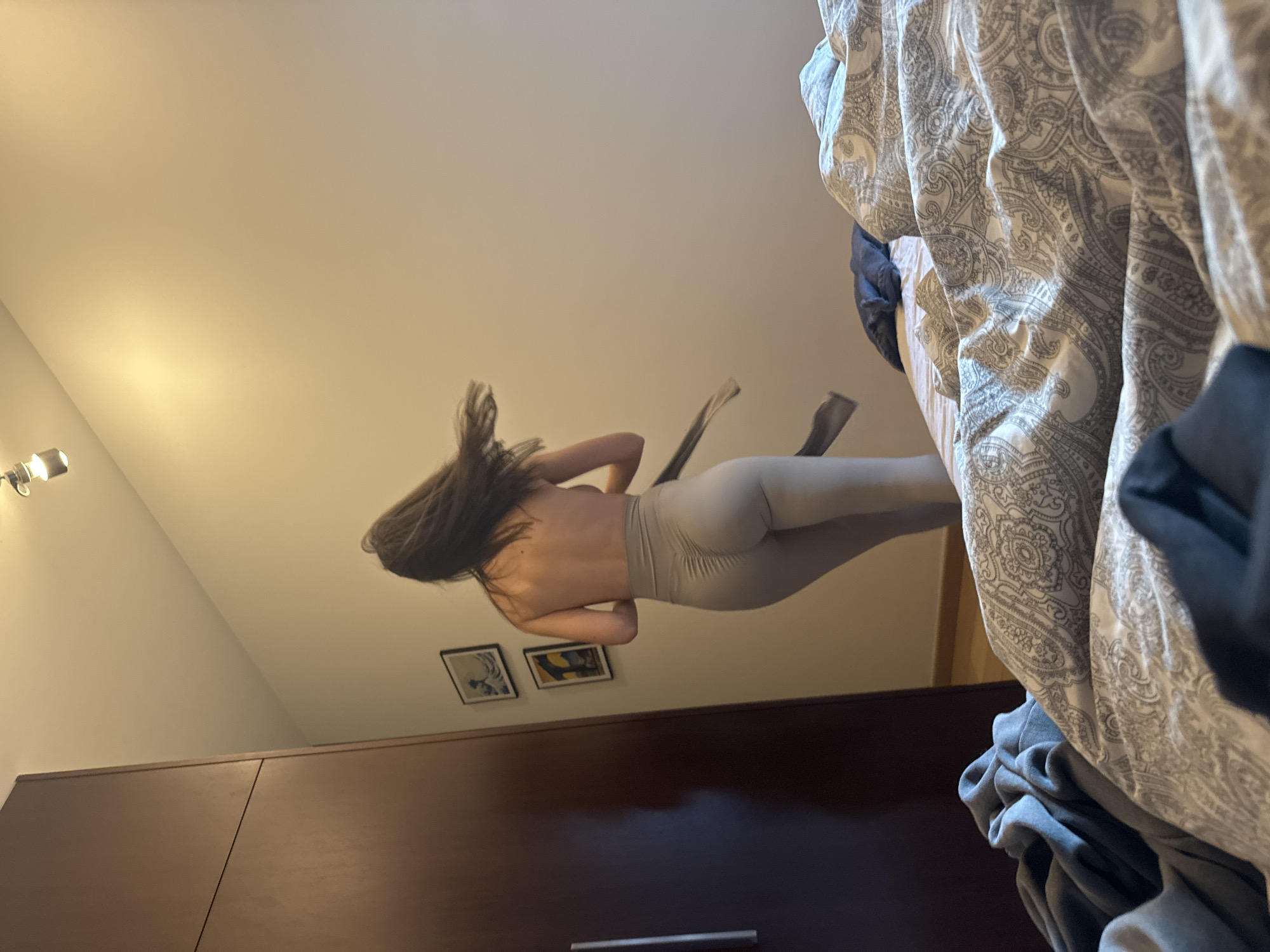 Witness reports sighting of partially clothed woman in Warsaw