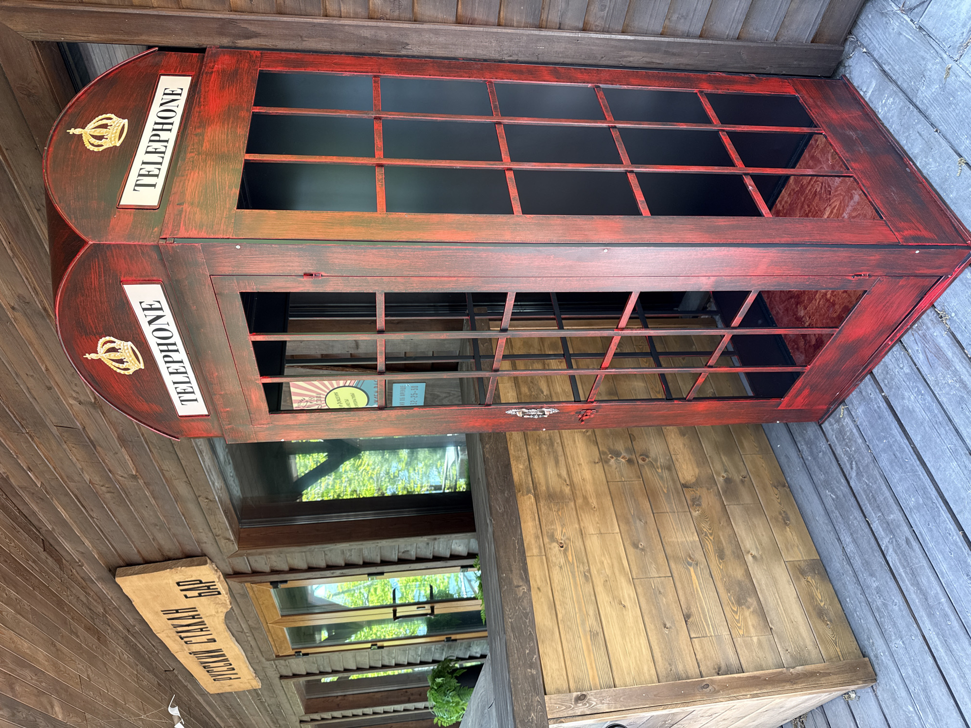 Red phone booth and seafood tank spotted in Russky