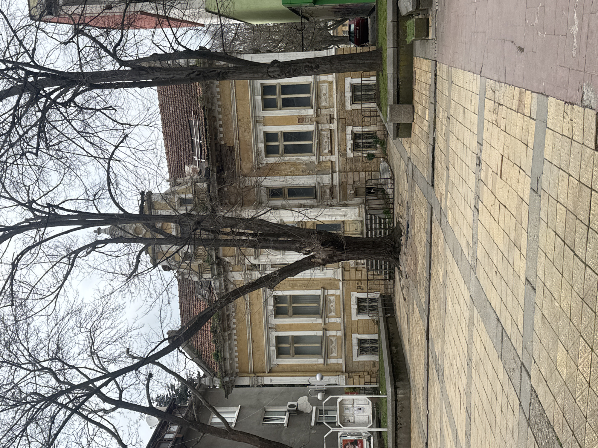 Deteriorating building observed on Dobrich street