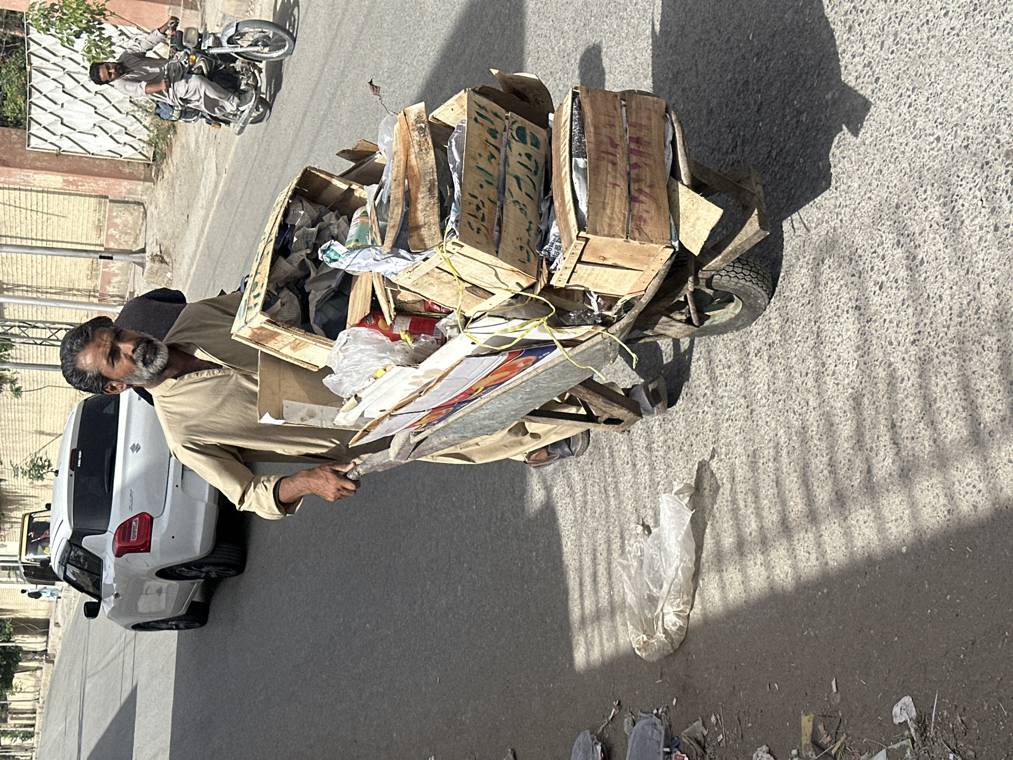 Daily street life scenes documented across Quetta City