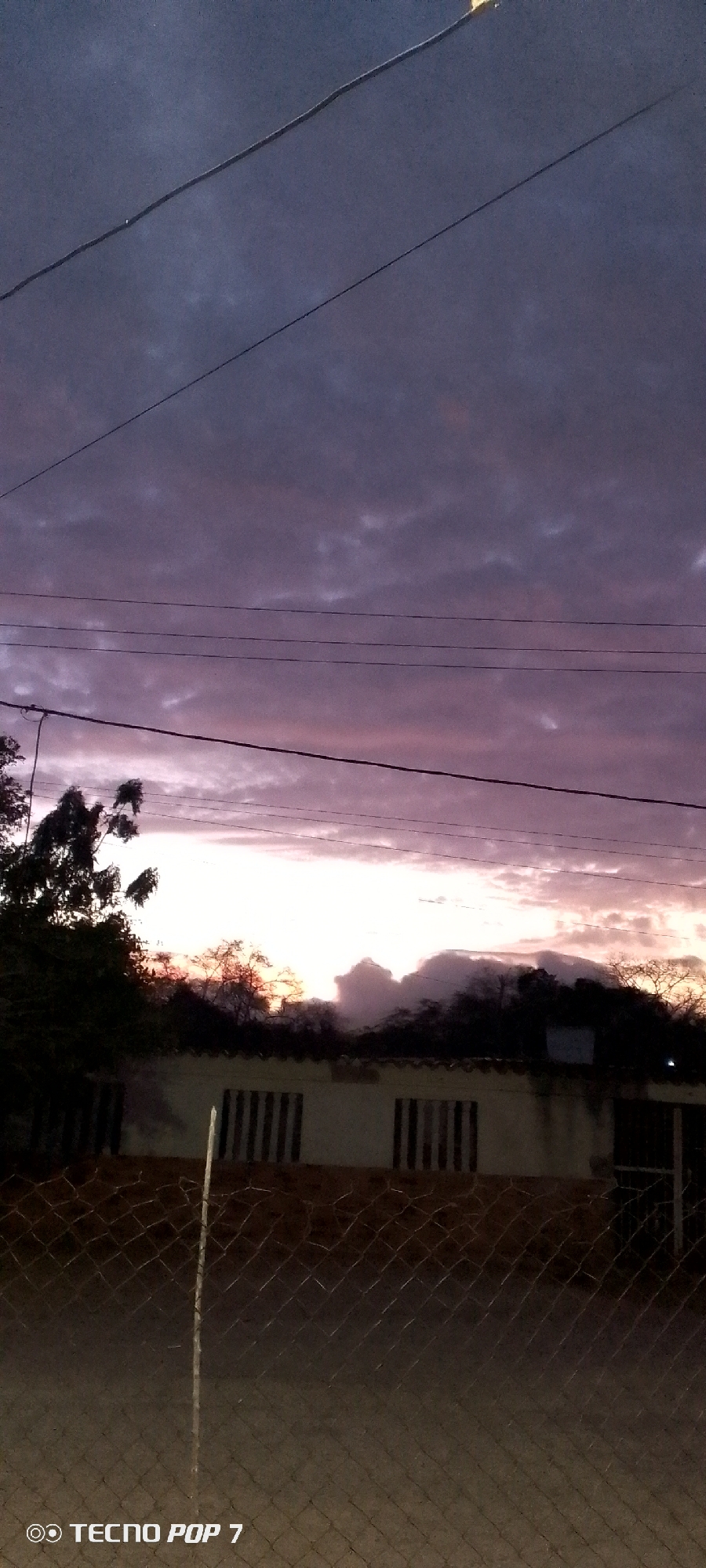 Dramatic twilight sky observed across Altagracia, Venezuela
