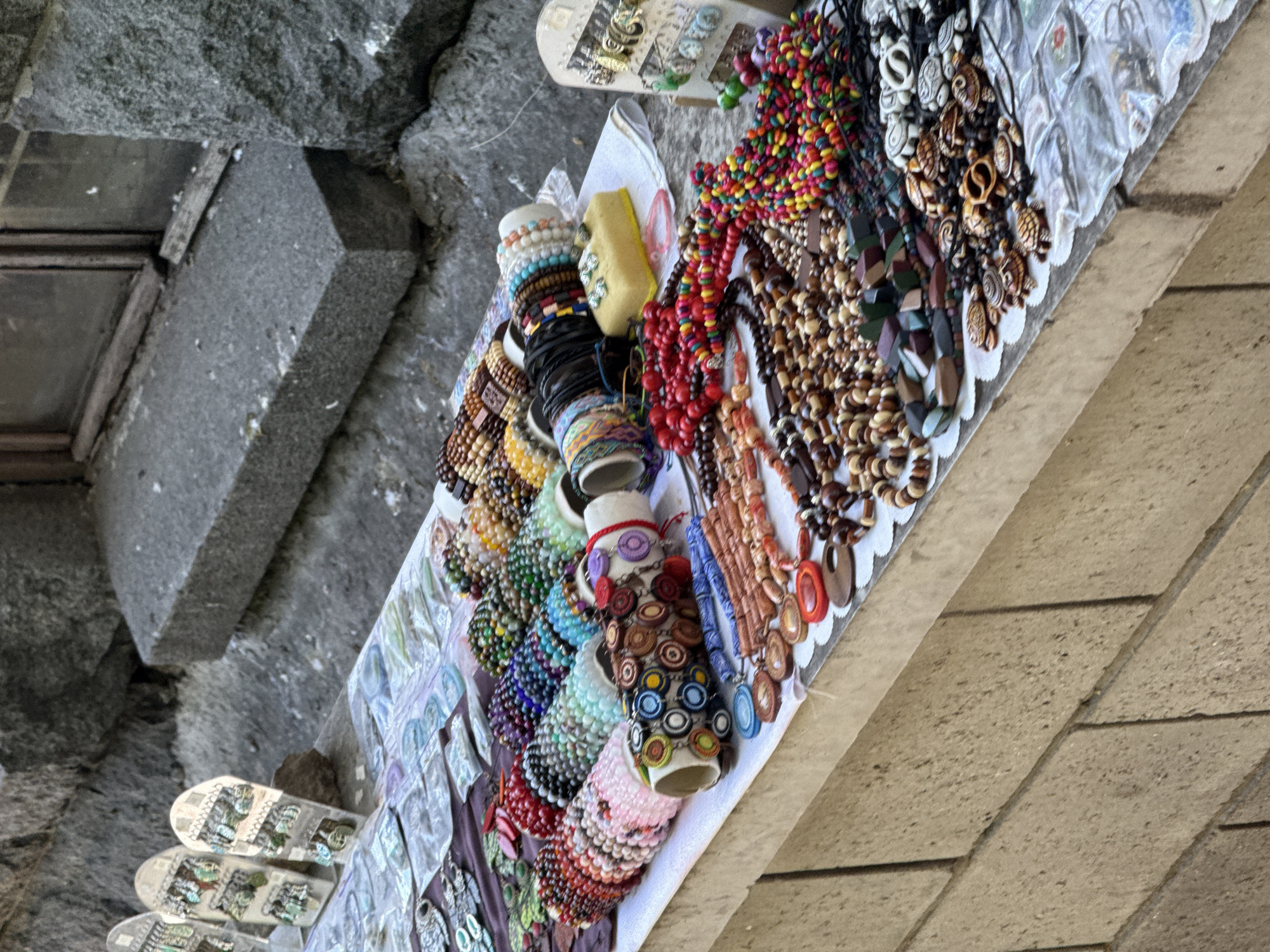 A midday circuit through central Kyiv's landmarks and street life