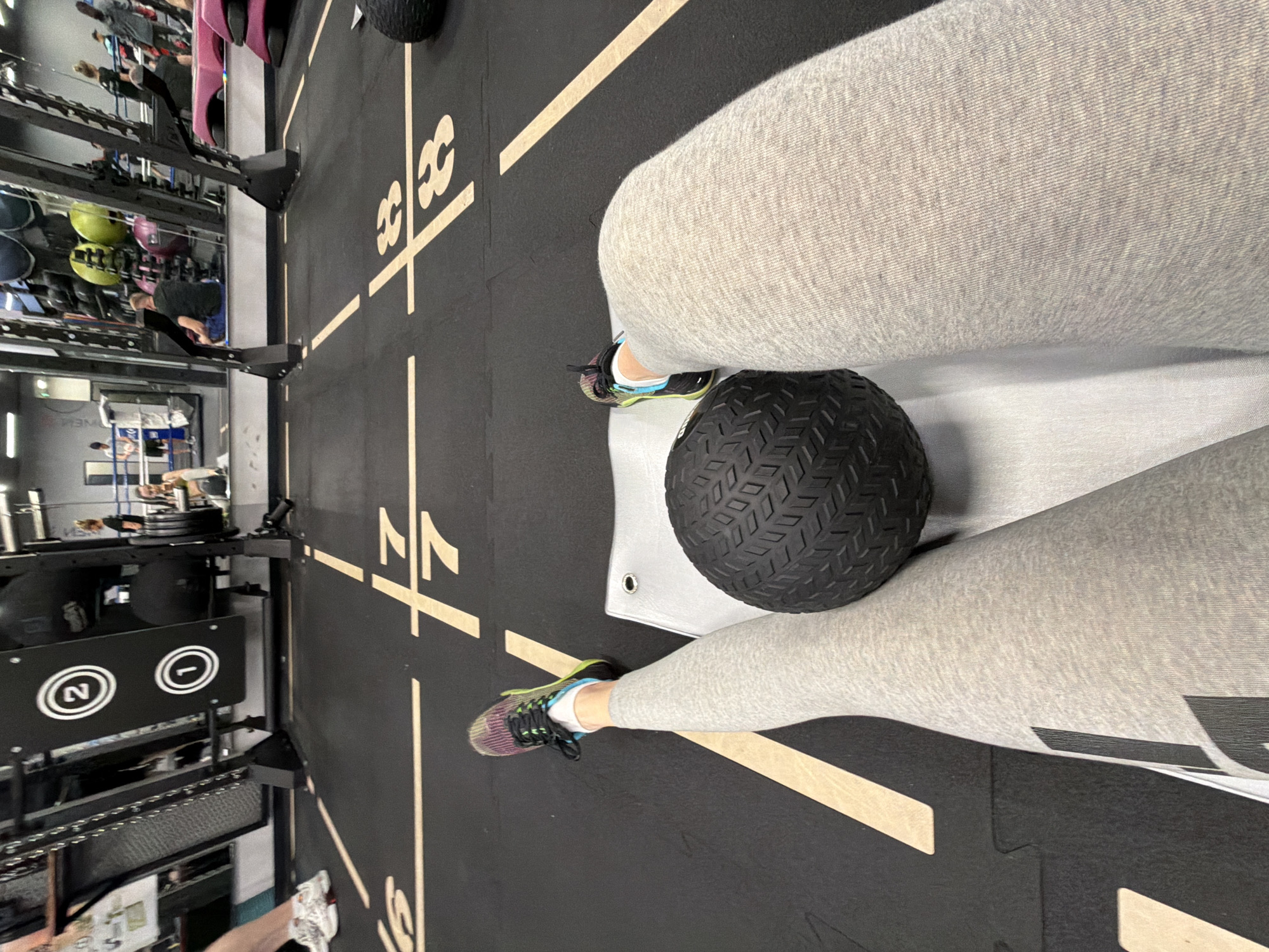 Afternoon workout session captured at Pernik gym