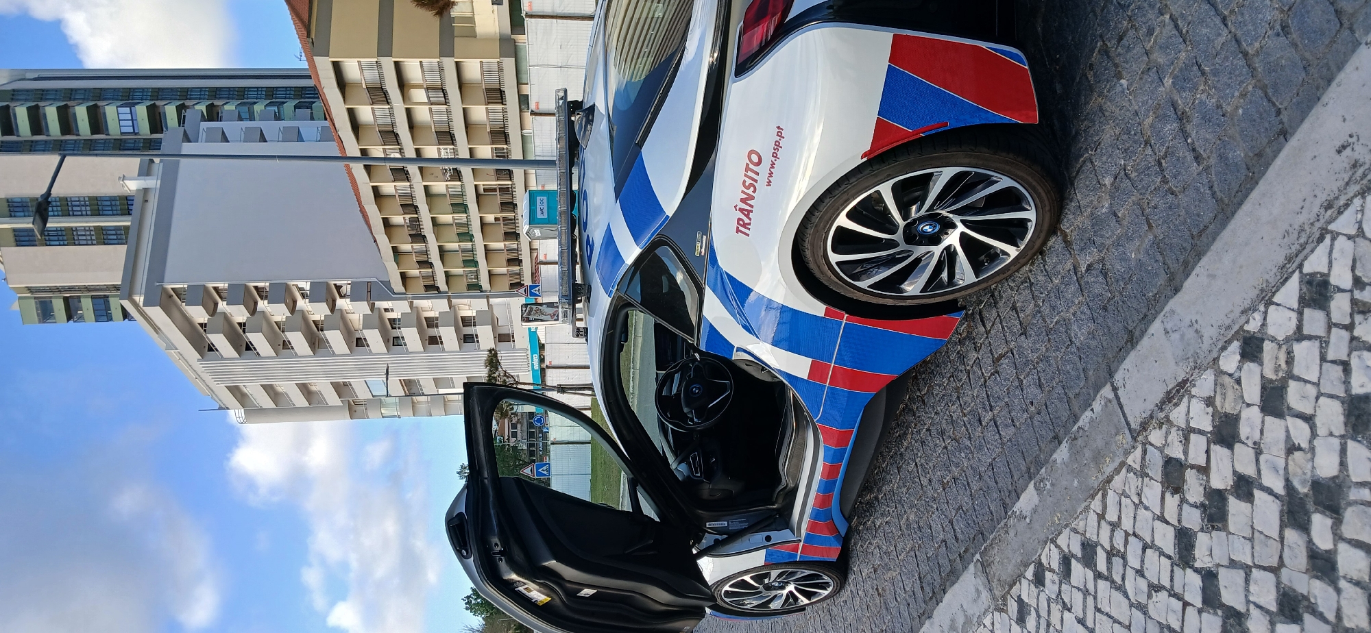Police presence observed in Figueira da Foz during evening hours