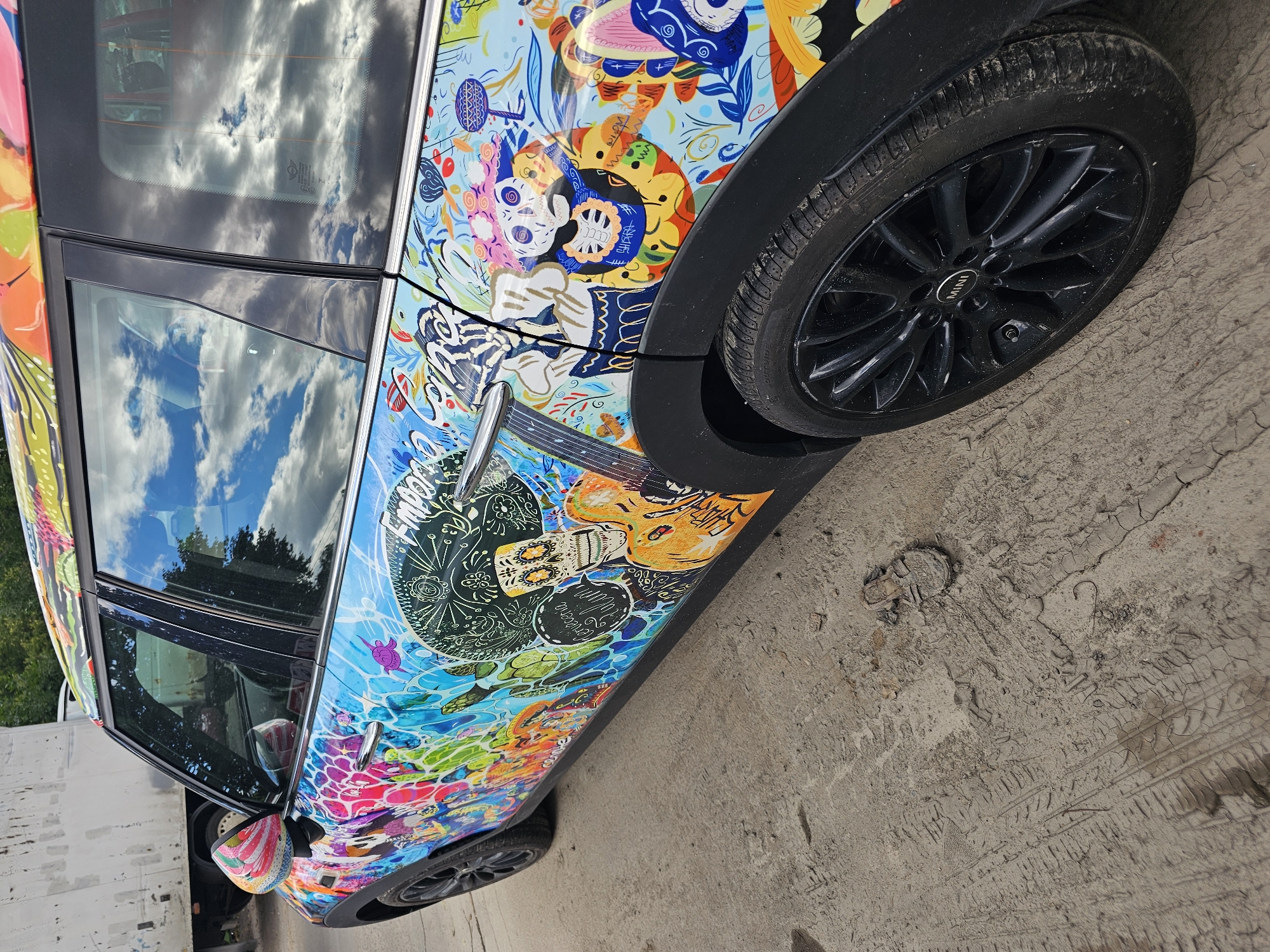 Day of the Dead-wrapped Mini Cooper spotted on Moscow streets