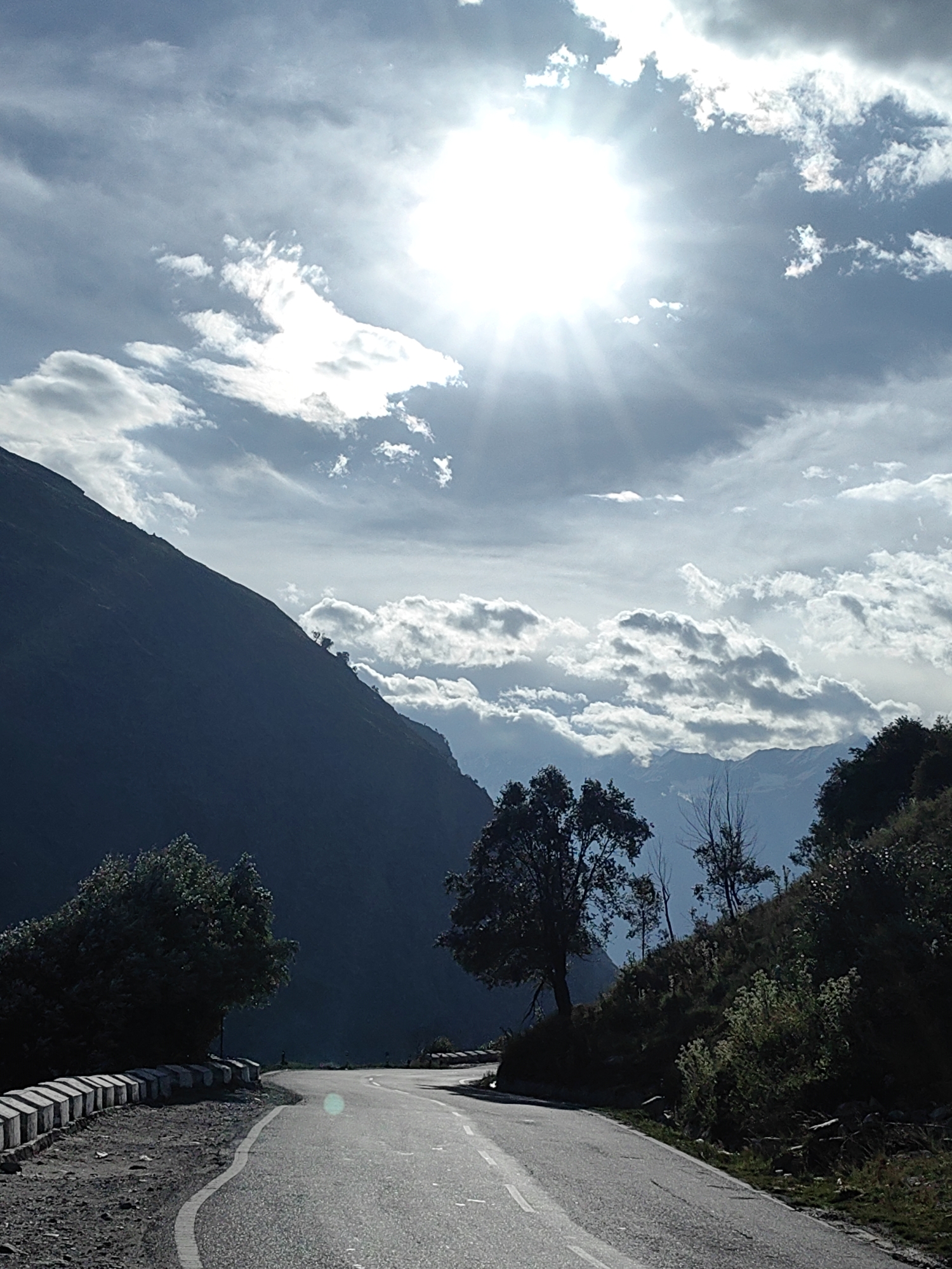 Riding mountain roads through Sissu's Lahaul Valley