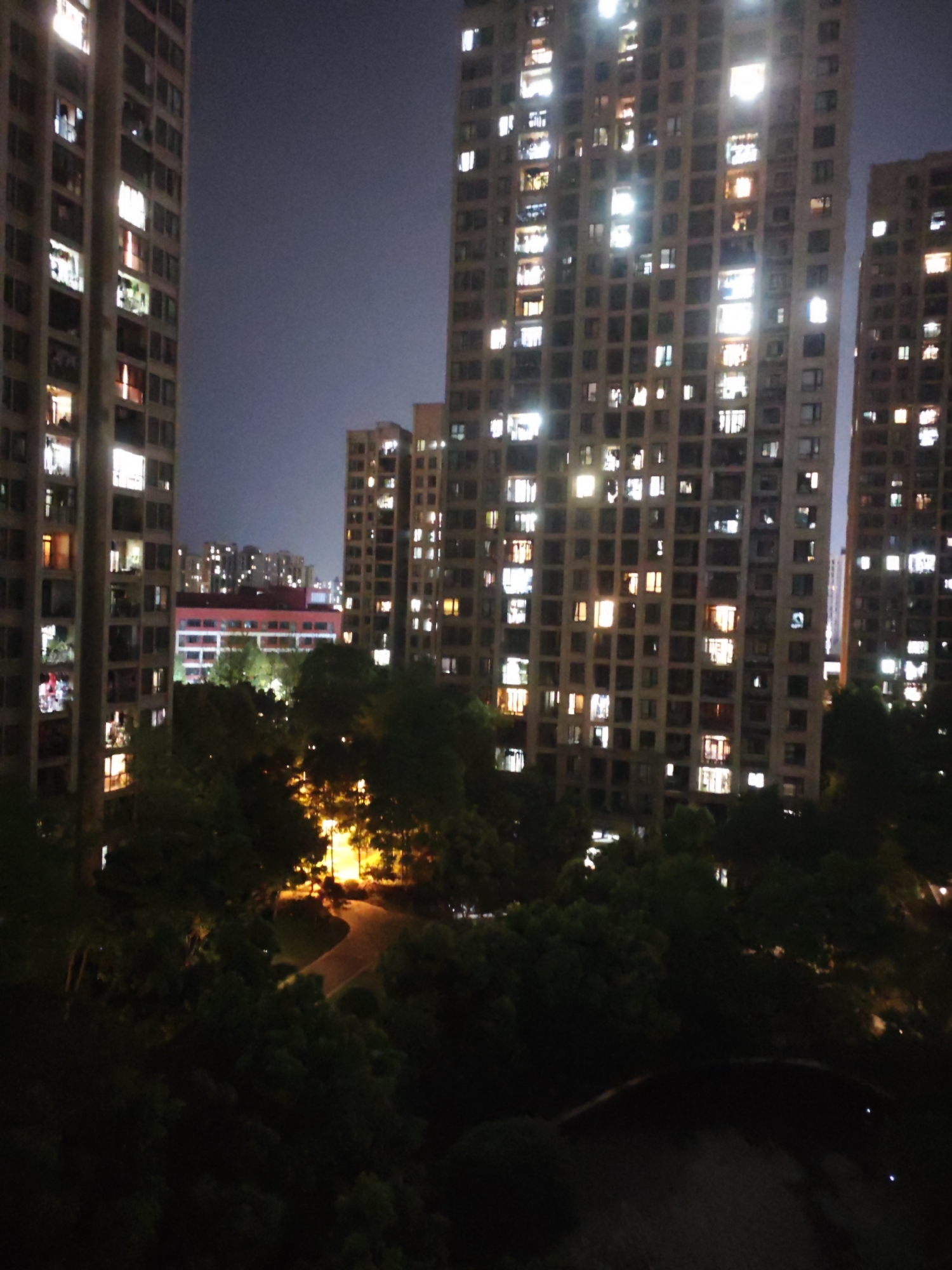 Domestic life documented in Chongqing High-tech Zone apartment