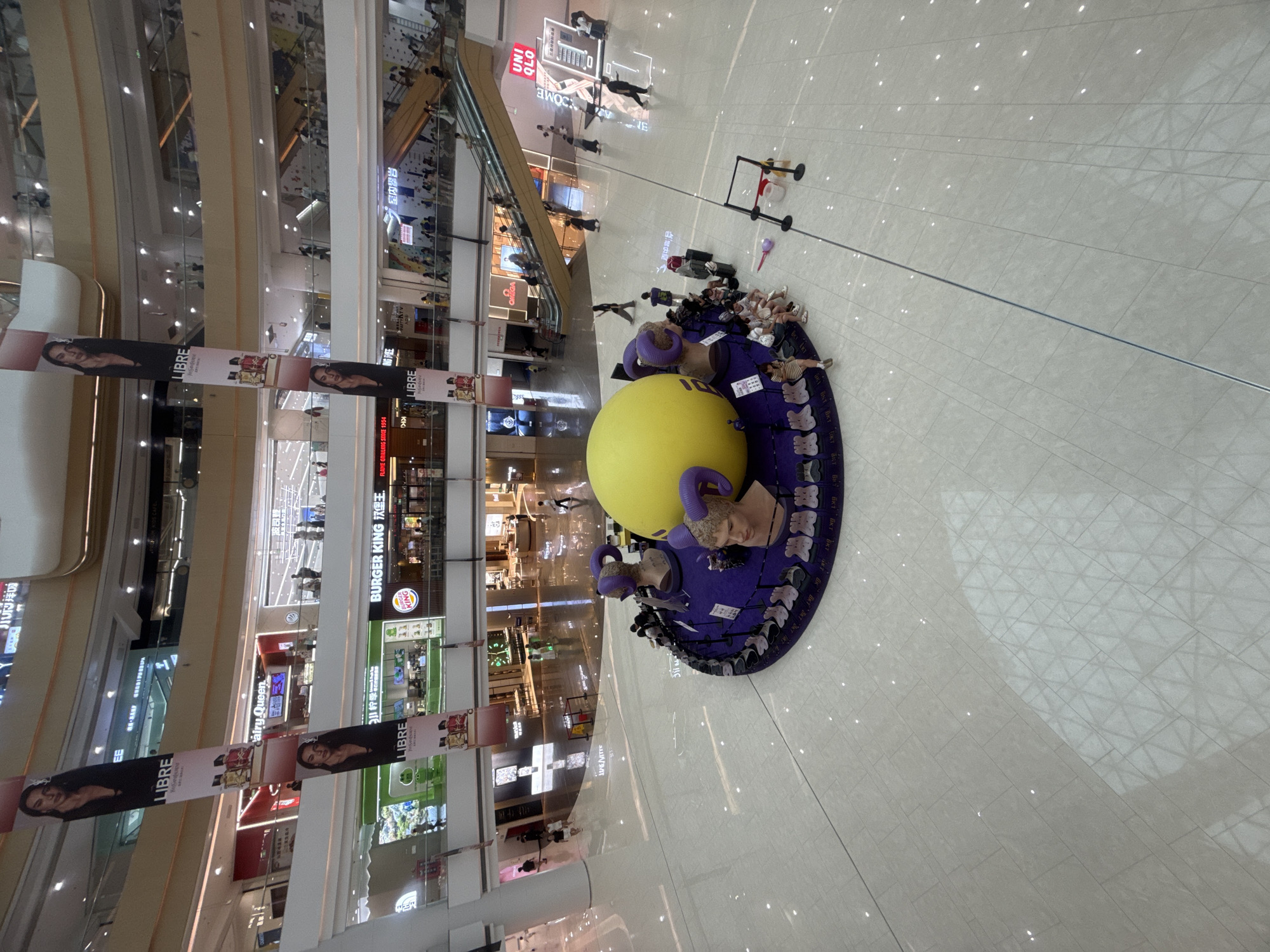 Exploring Qinhuangdao's malls and misty downtown streets